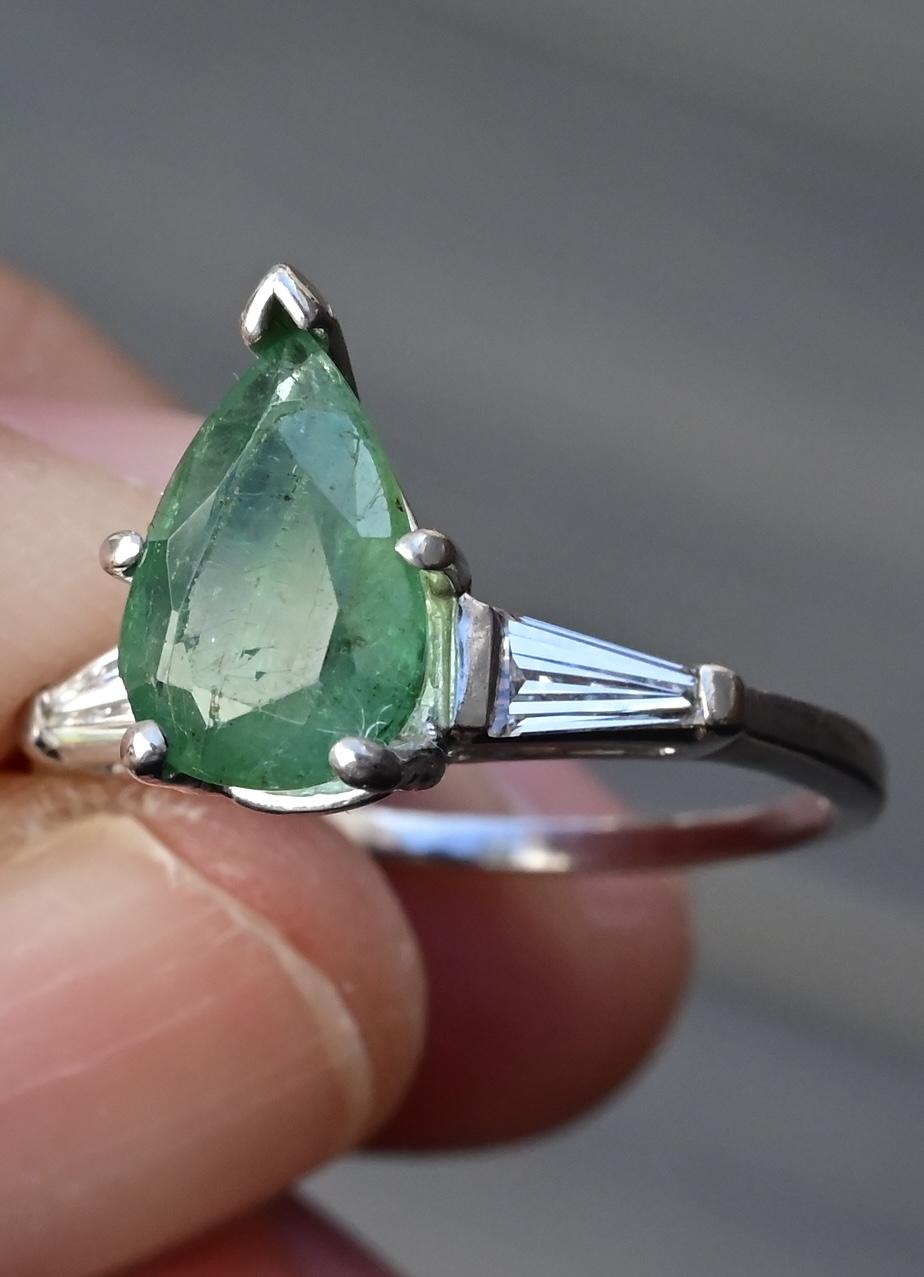 Platinum Pear-Shaped Emerald & Tapered Baguette Diamond Ring – 1.15 Carat
