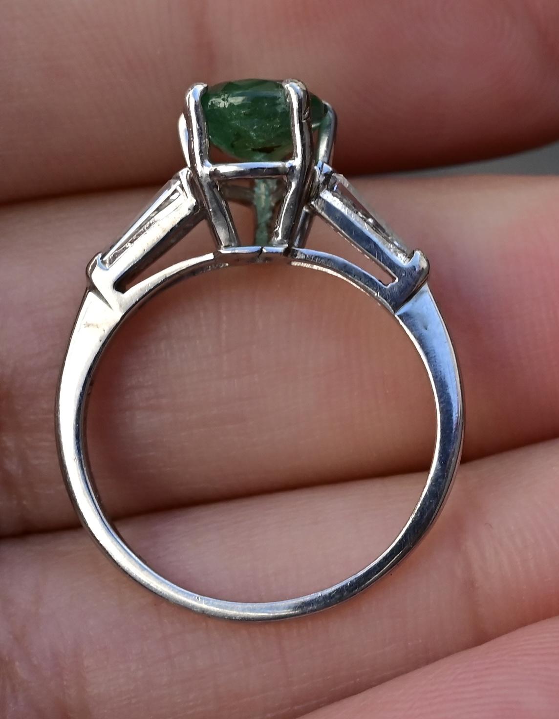 Platinum Pear-Shaped Emerald & Tapered Baguette Diamond Ring – 1.15 Carat
