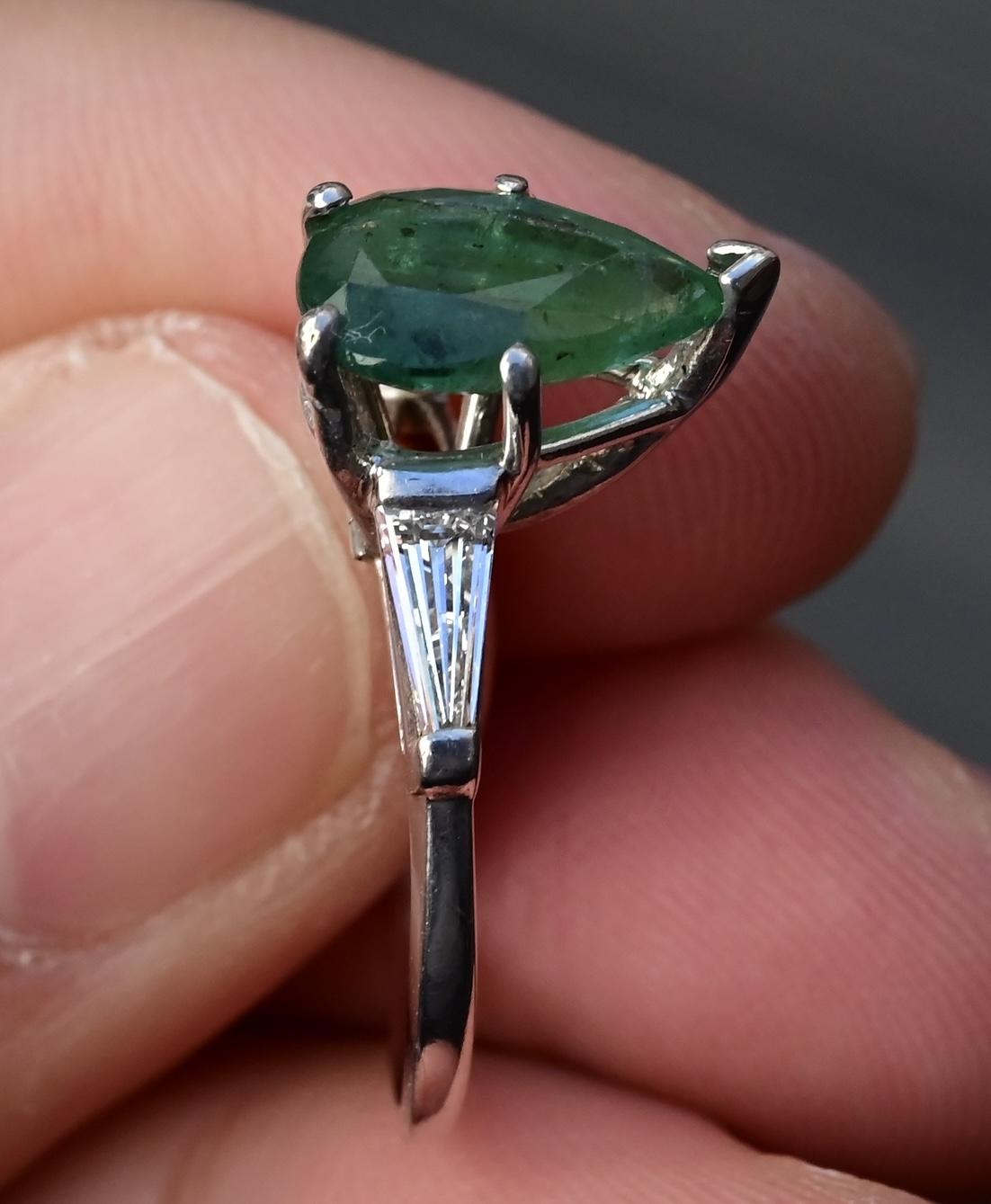 Platinum Pear-Shaped Emerald & Tapered Baguette Diamond Ring – 1.15 Carat