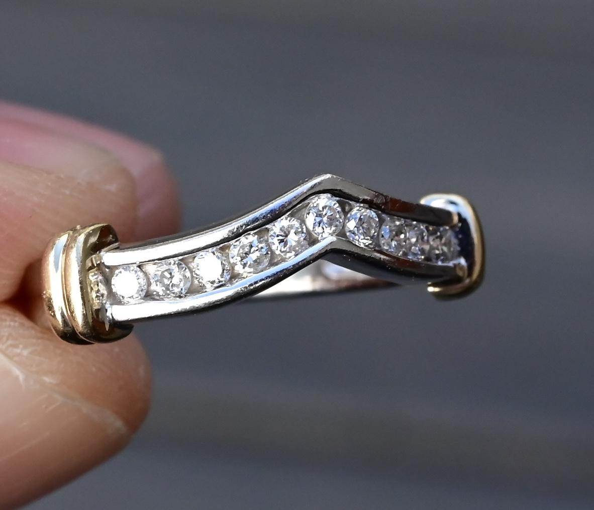 Elegant 18K White & Yellow Gold Diamond Band – 0.20 TCW, Size 6.75, 2.86g