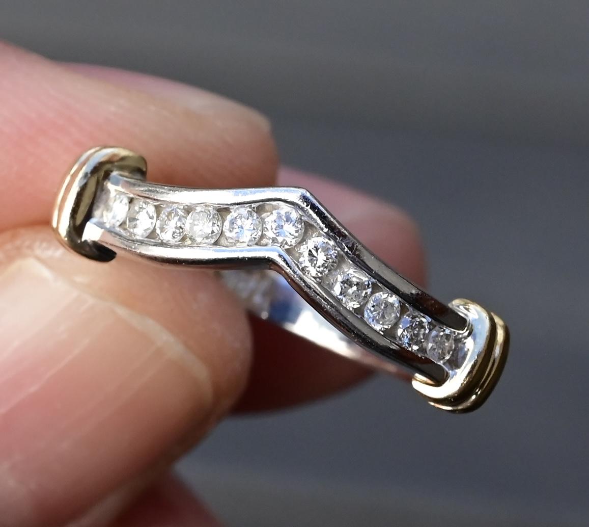 Elegant 18K White & Yellow Gold Diamond Band – 0.20 TCW, Size 6.75, 2.86g