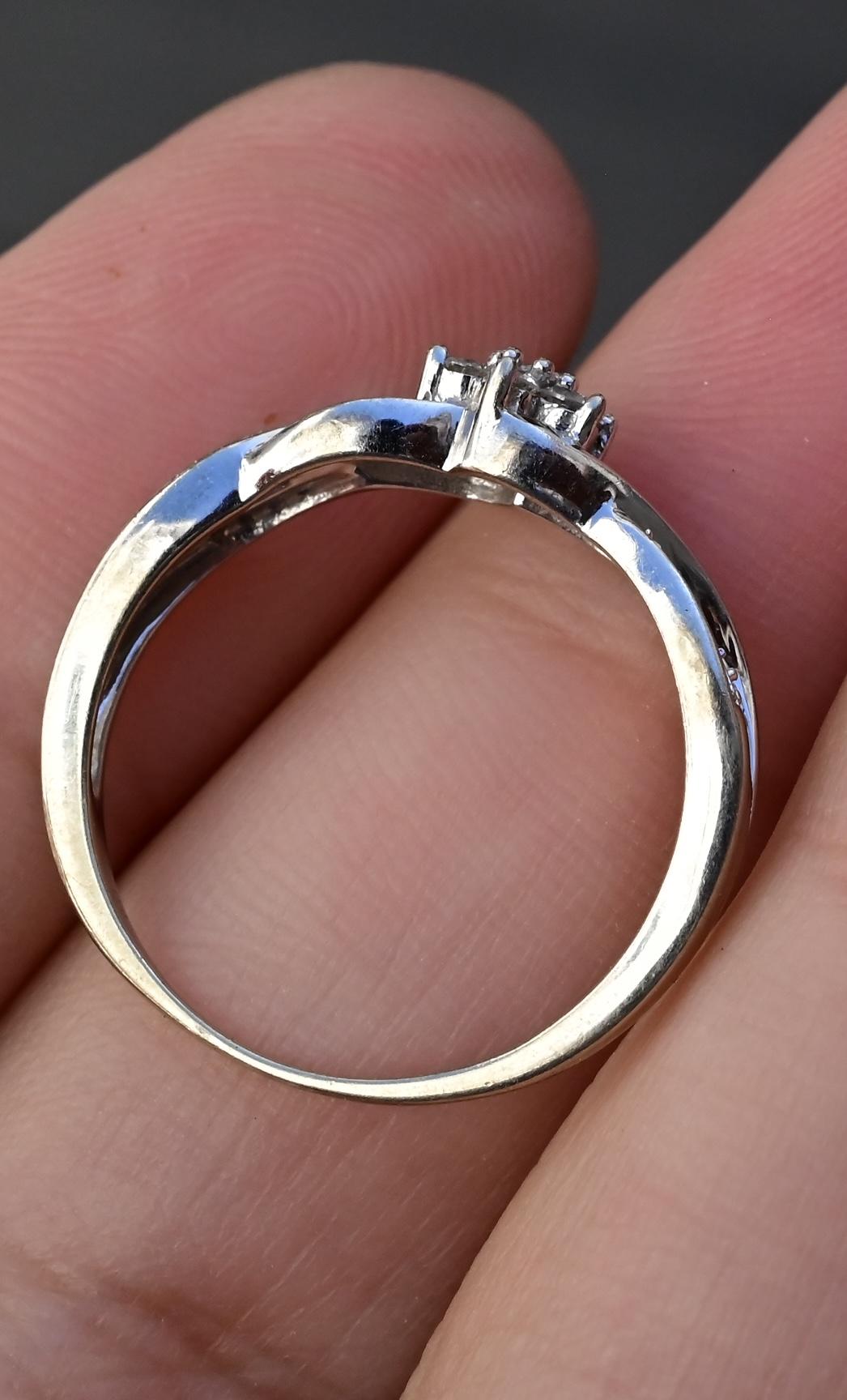 10K White Gold Natural Diamond Openwork Ring – Size 7.25