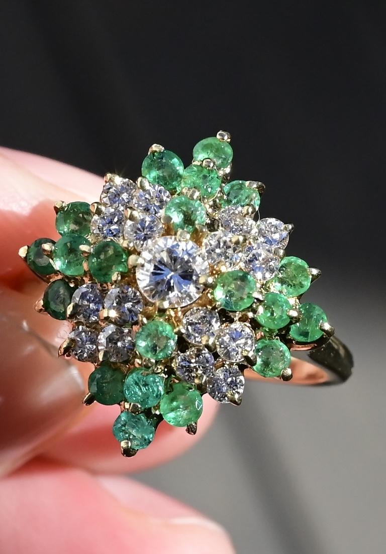14K Yellow Gold Diamond & Emerald Cluster Ring – 0.89 TCW Ring Size 8.75