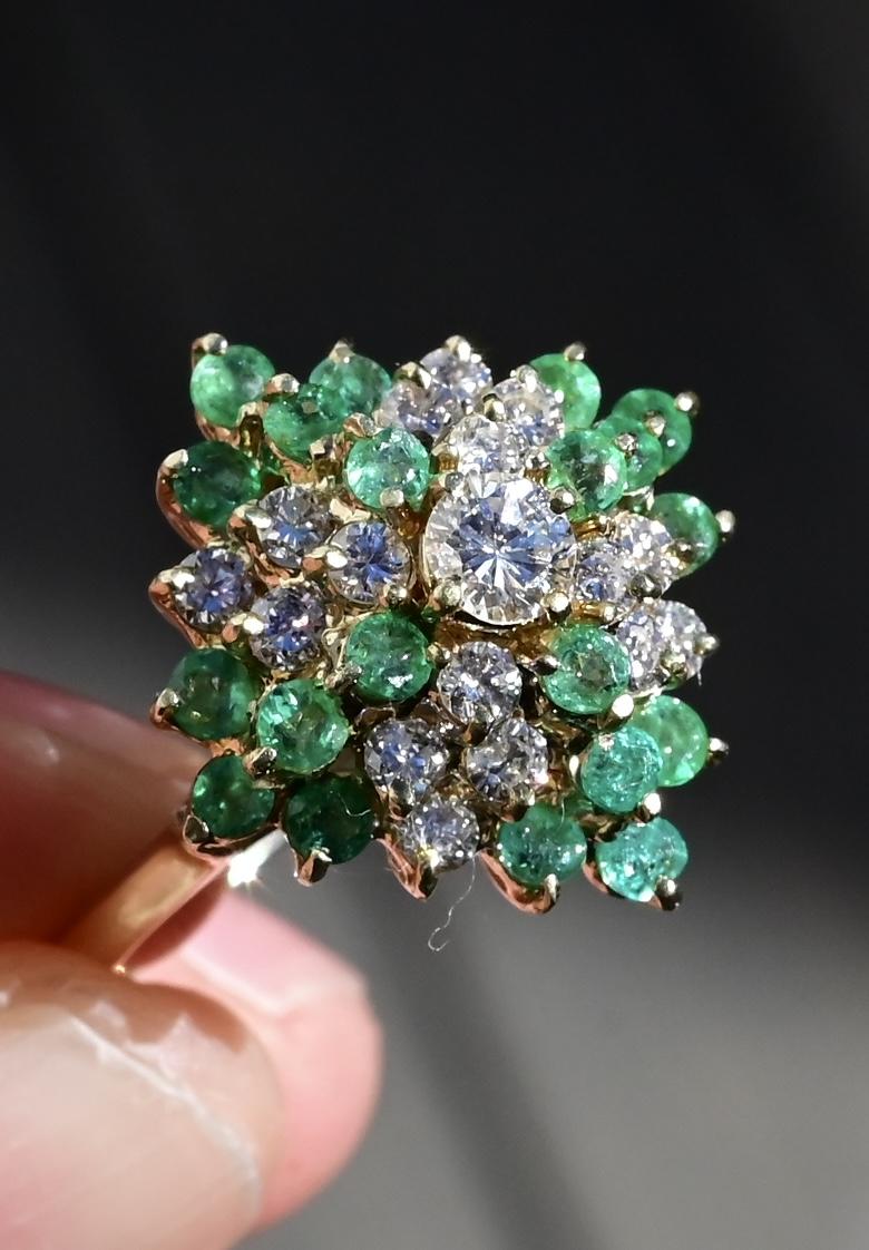14K Yellow Gold Diamond & Emerald Cluster Ring – 0.89 TCW Ring Size 8.75