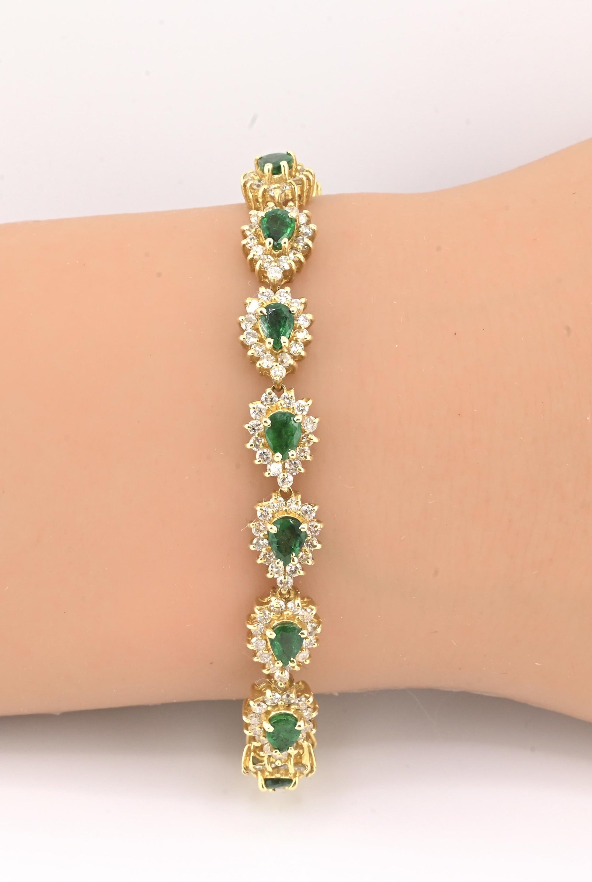 14K Yellow Gold Emerald & Diamond Bracelet • 16.44g • 2.2–2.5ct Emeralds