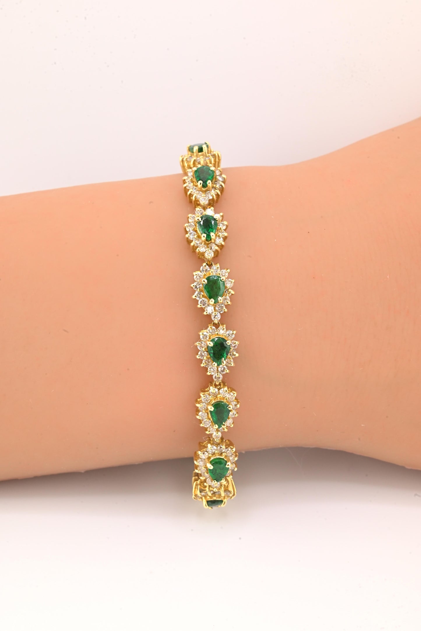 14K Yellow Gold Emerald & Diamond Bracelet • 16.44g • 2.2–2.5ct Emeralds