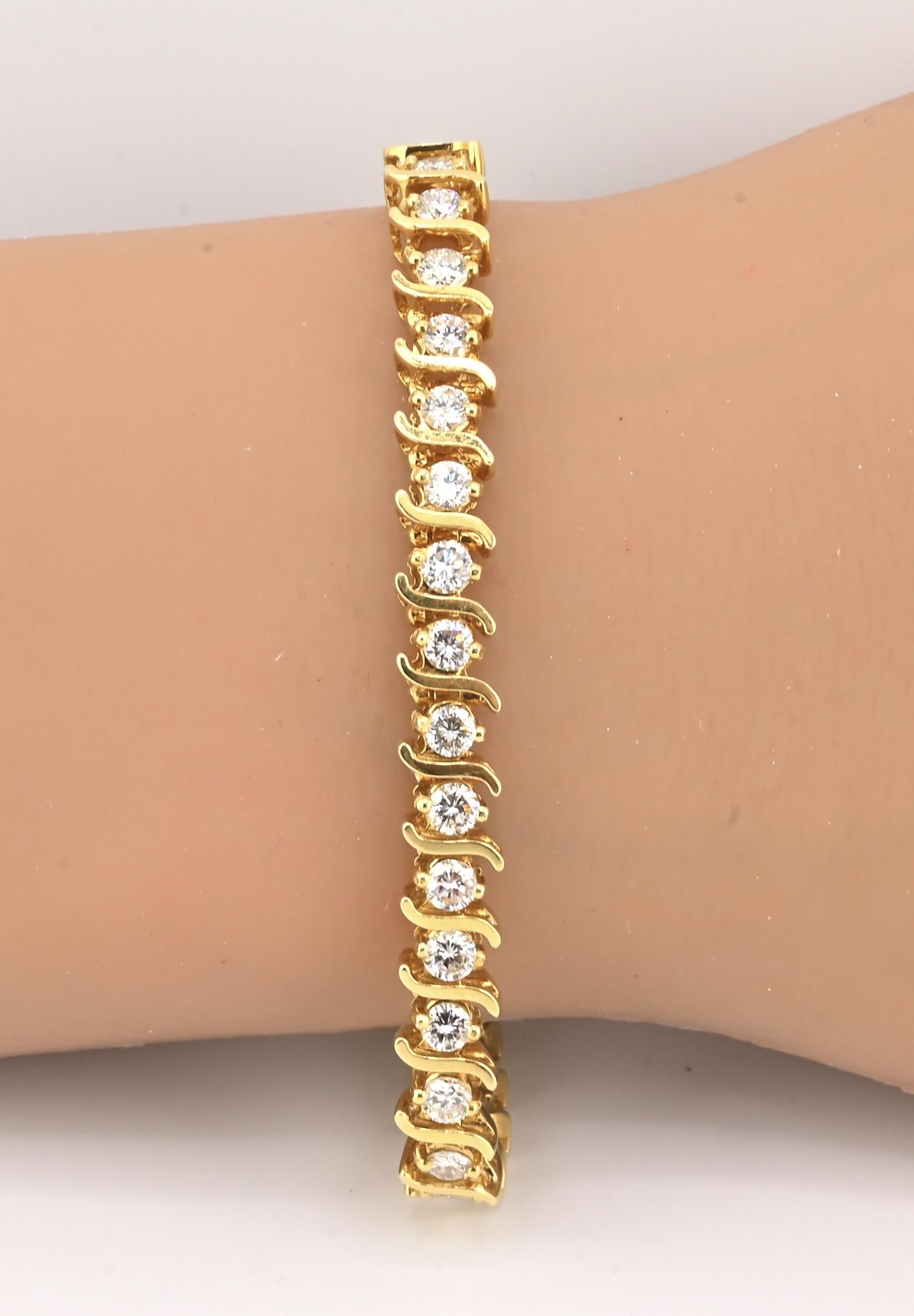 18K Yellow Gold Diamond Tennis Bracelet • 23.31g • 35 Natural Diamonds