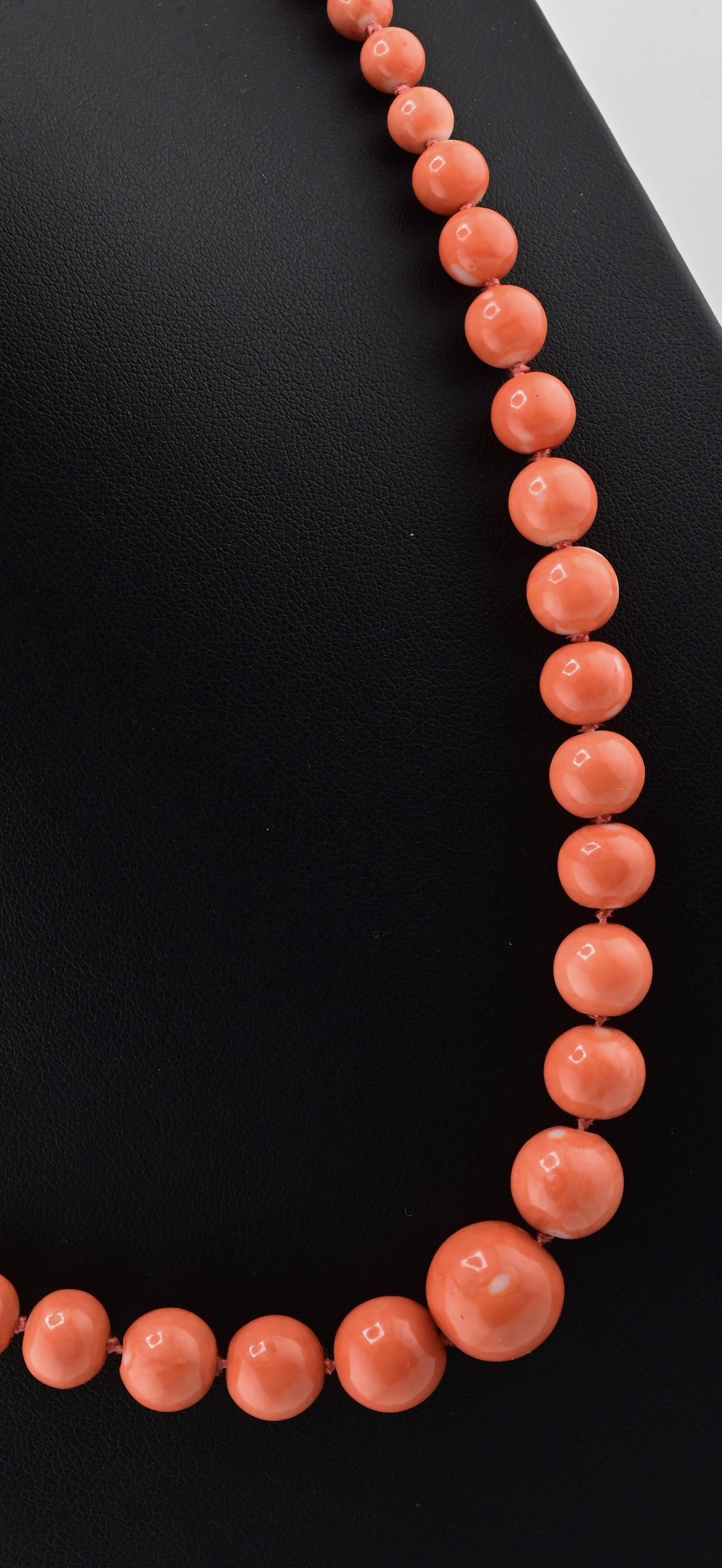 Antique Art Deco Japanese Momo Coral Necklace 50.18g 14K Gold Clasp 23¾"