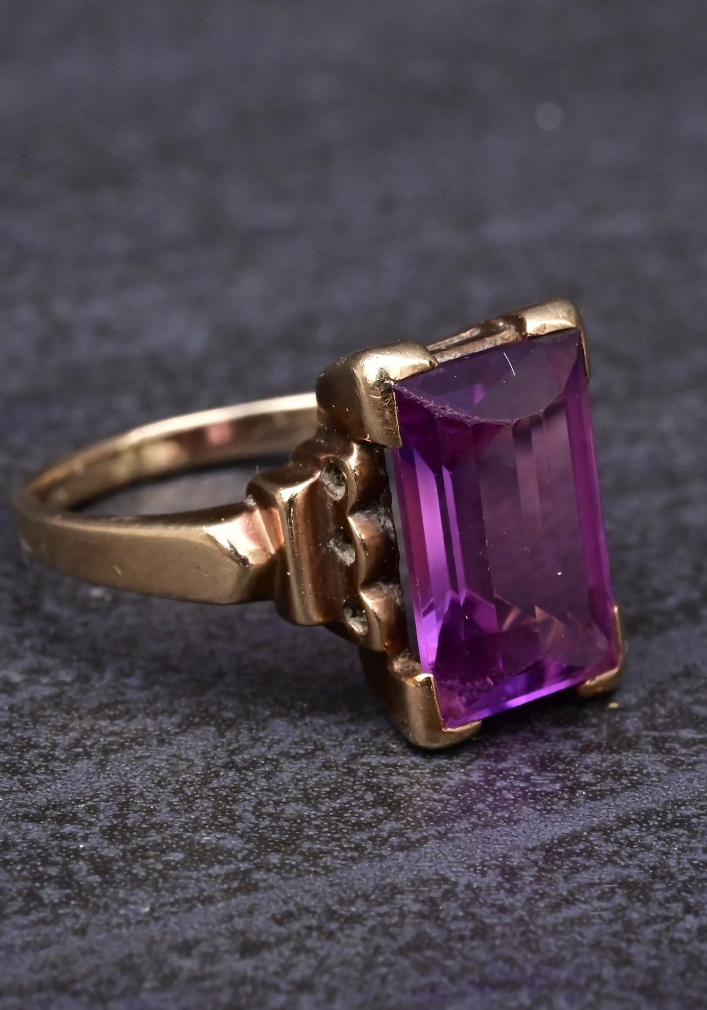 10K Yellow Gold Sapphire Ring Art Deco / Retro Era IGI Certified Size 6.75