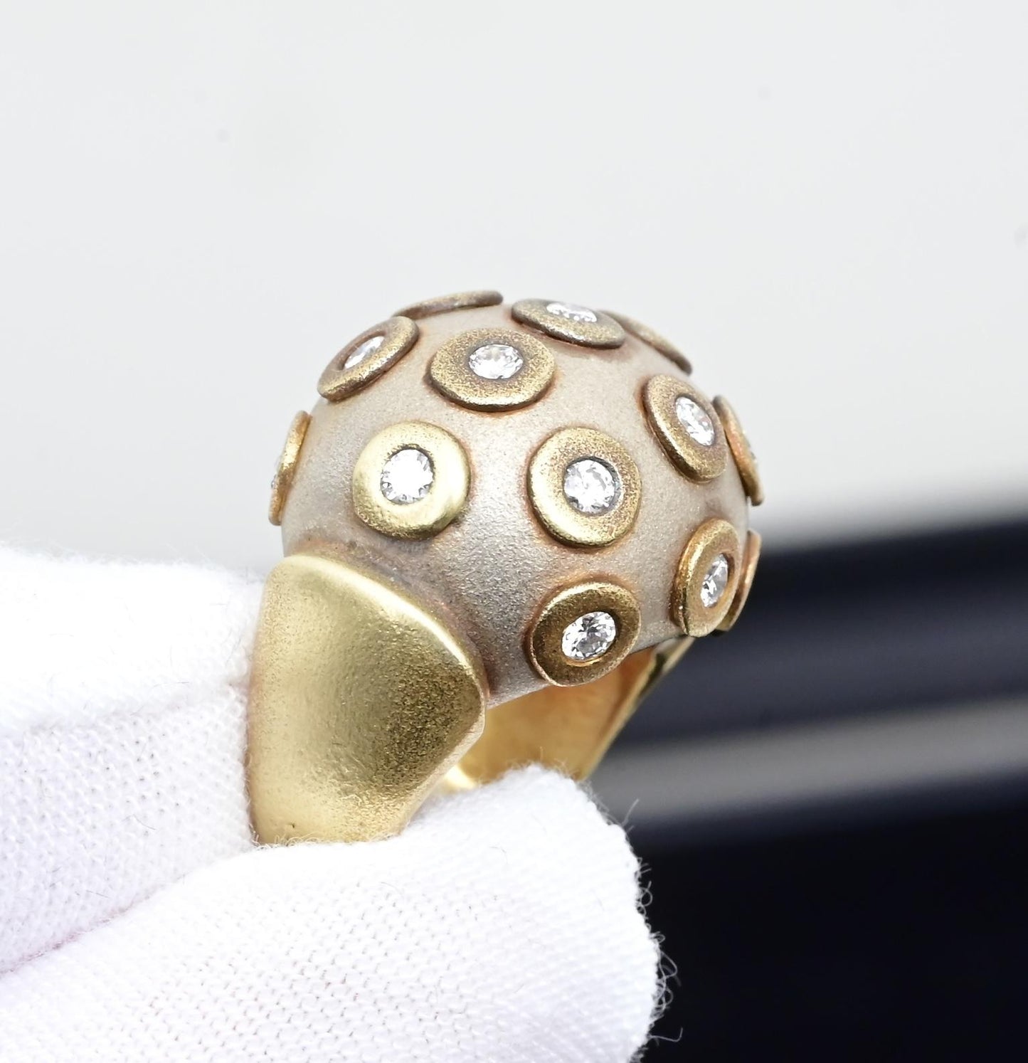 IGI Certified Diana Vincent 18K Gold Dome Diamond Ring Size 4 11.83 Grams