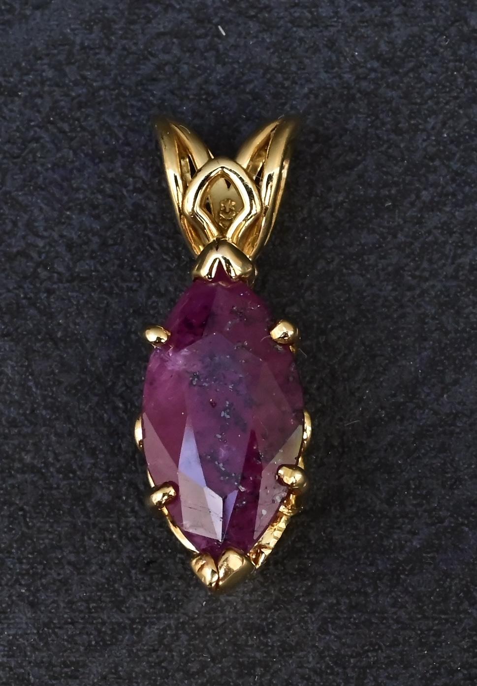 IGI Certified 14K Yellow Gold Pendant 4.50ct Natural Marquise-Cut Ruby