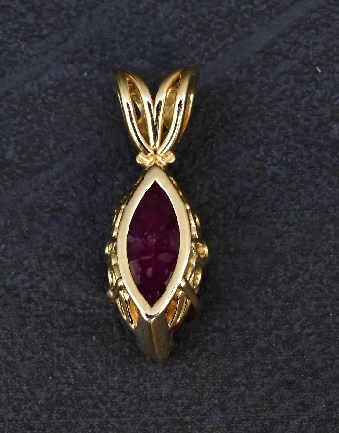 IGI Certified 14K Yellow Gold Pendant 4.50ct Natural Marquise-Cut Ruby
