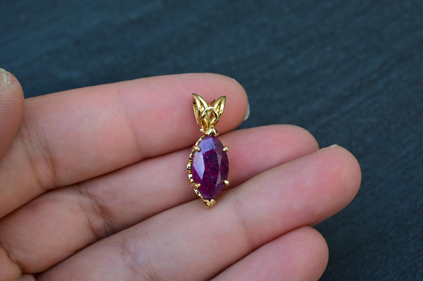 IGI Certified 14K Yellow Gold Pendant 4.50ct Natural Marquise-Cut Ruby