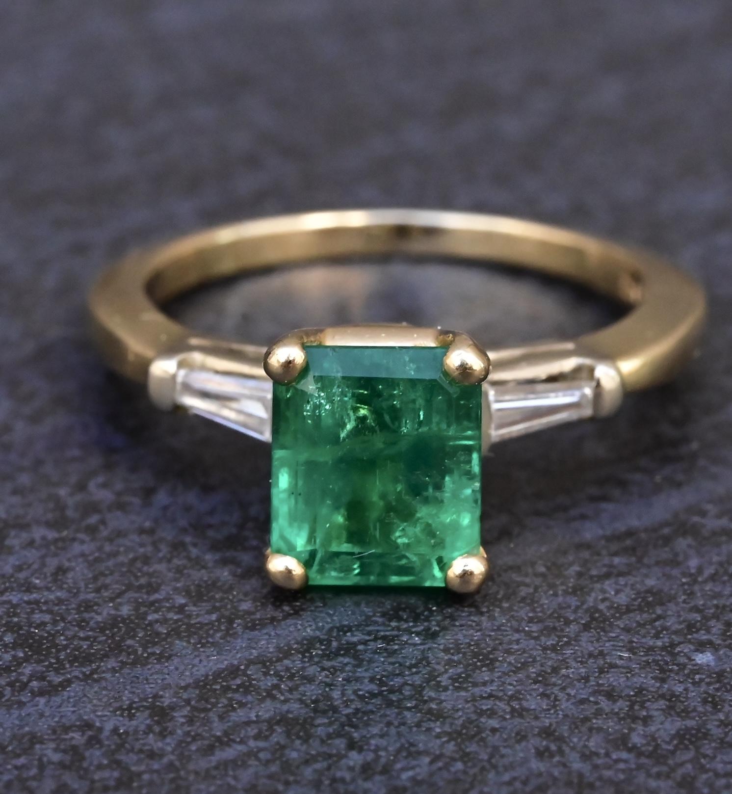 Gorgeous Deep Green Emerald & Diamond Ring IGI Certified Ring Size 6.25