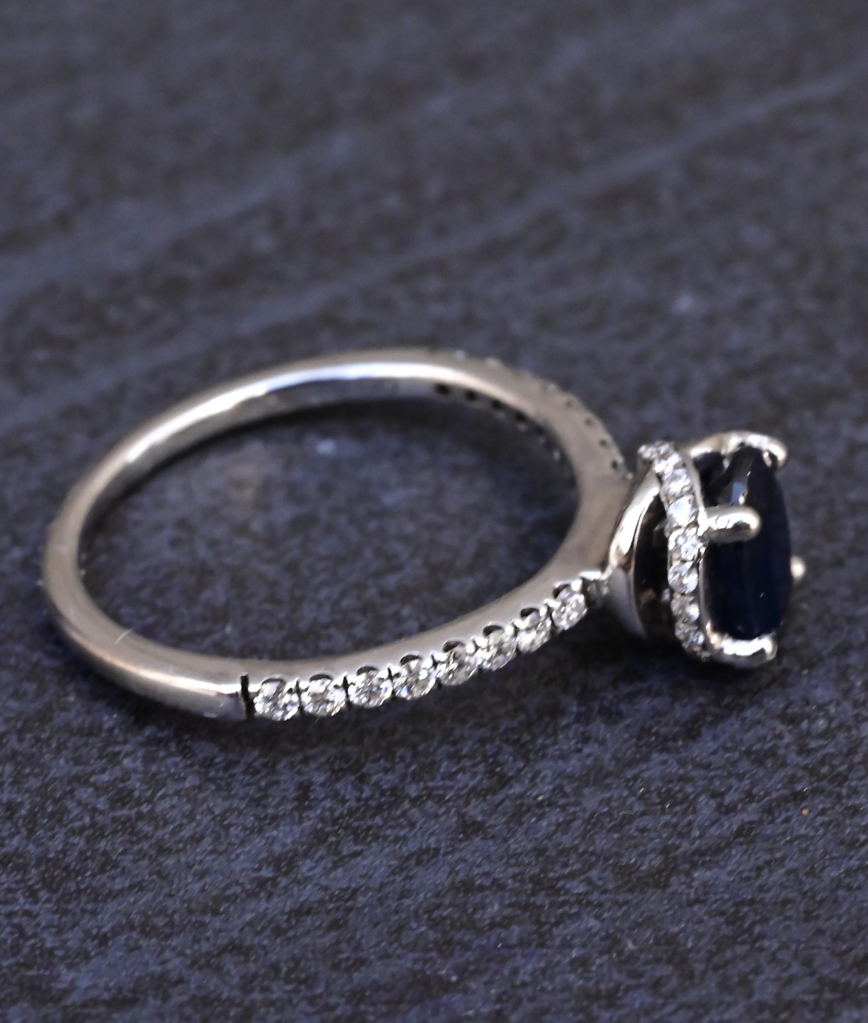 Beautiful 14K White Gold Sapphire & Diamond Ring IGI Certified Ring Size 5.