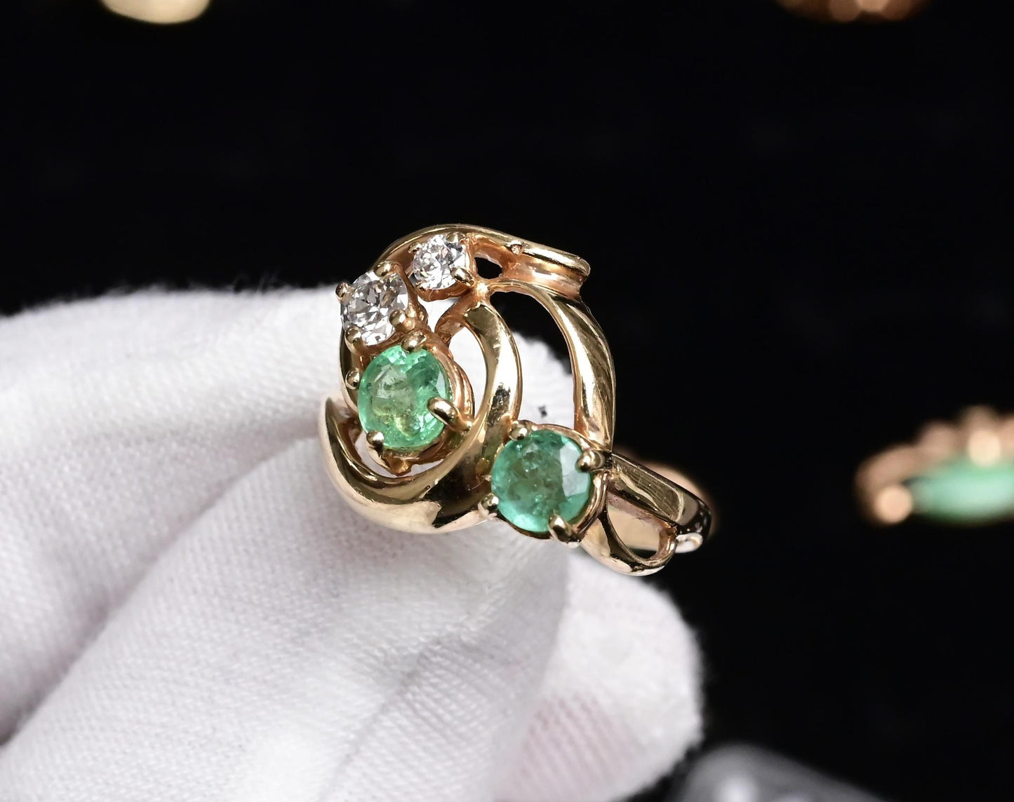 IGI Certified 14K Yellow Gold Ring with 0.70ct Natural Emeralds 0.25ct Diamonds