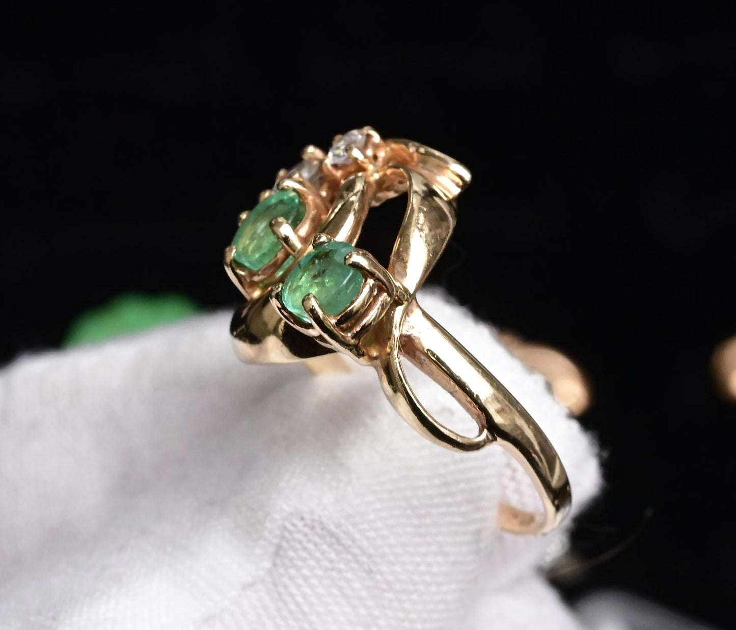 IGI Certified 14K Yellow Gold Ring with 0.70ct Natural Emeralds 0.25ct Diamonds