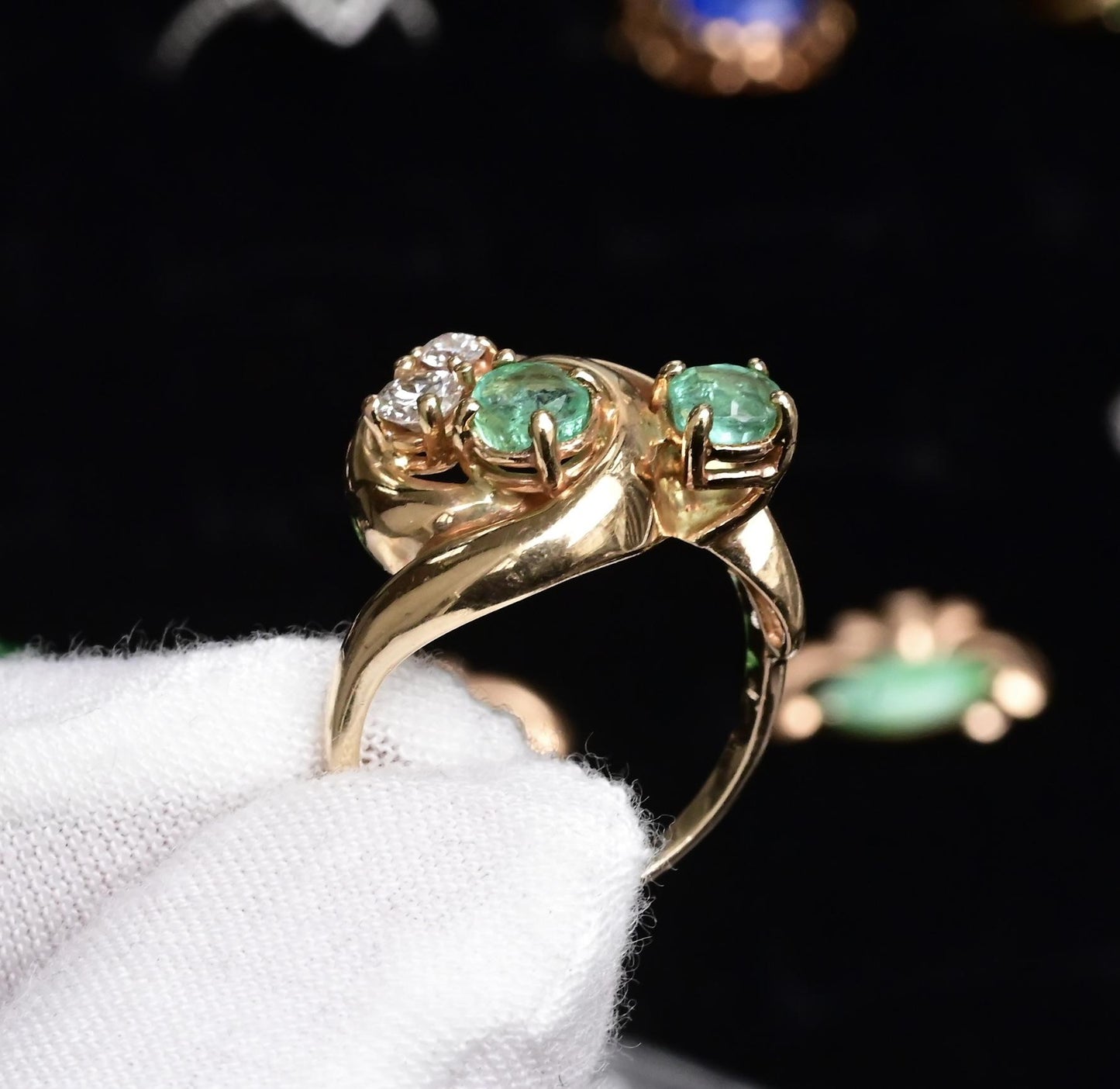 IGI Certified 14K Yellow Gold Ring with 0.70ct Natural Emeralds 0.25ct Diamonds