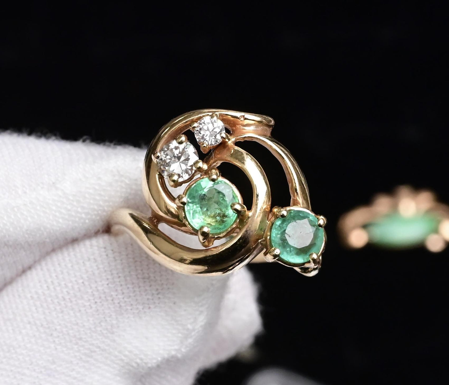 IGI Certified 14K Yellow Gold Ring with 0.70ct Natural Emeralds 0.25ct Diamonds