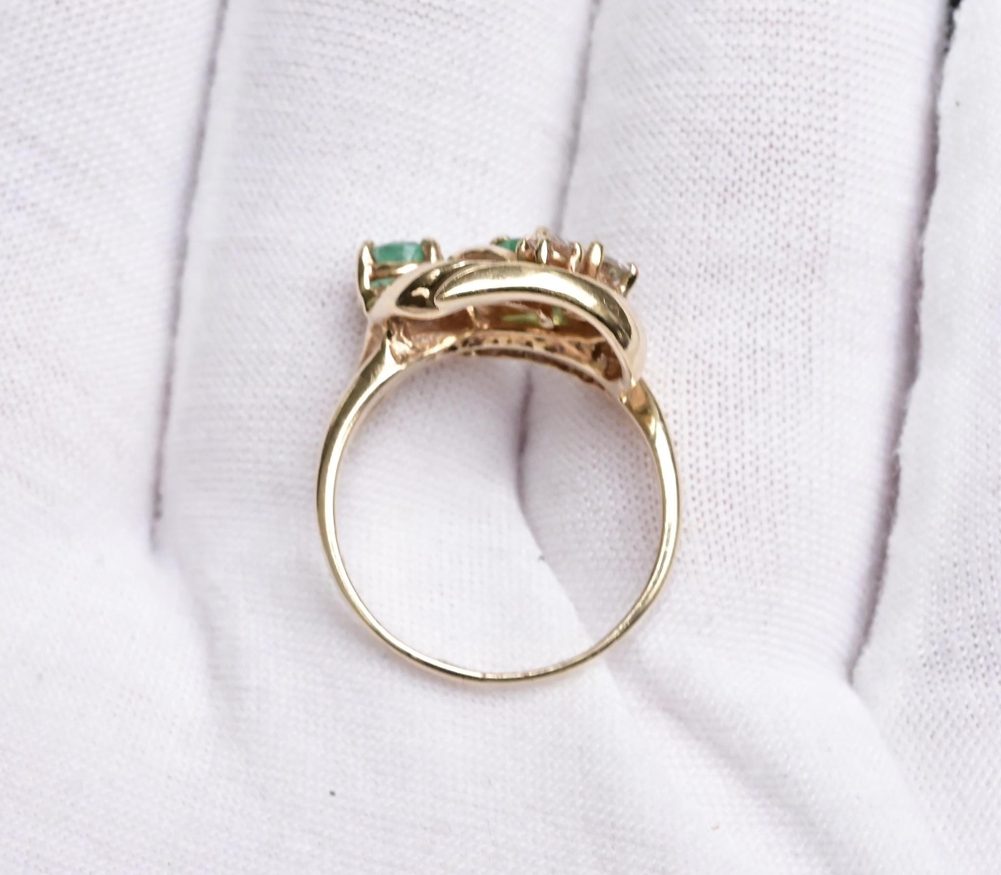 IGI Certified 14K Yellow Gold Ring with 0.70ct Natural Emeralds 0.25ct Diamonds