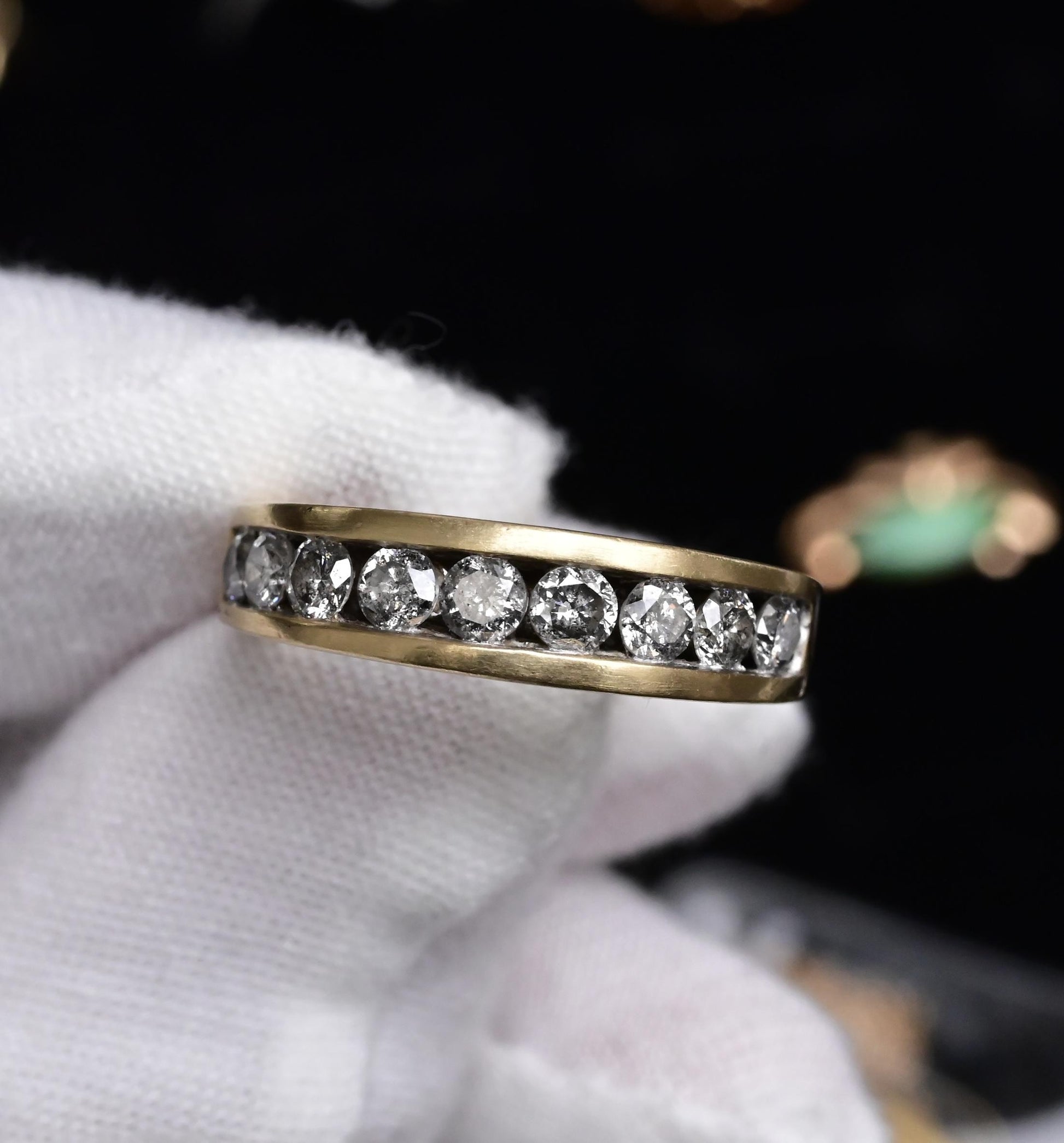 Fabulous 14K Yellow Gold Band With Natural Diamonds .90 Carats IGI Certified