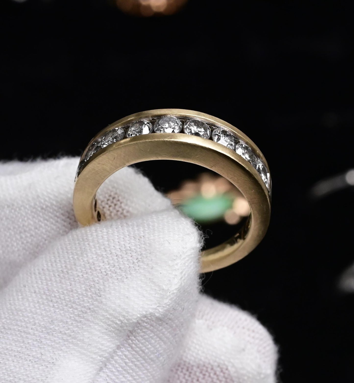 Fabulous 14K Yellow Gold Band With Natural Diamonds .90 Carats IGI Certified