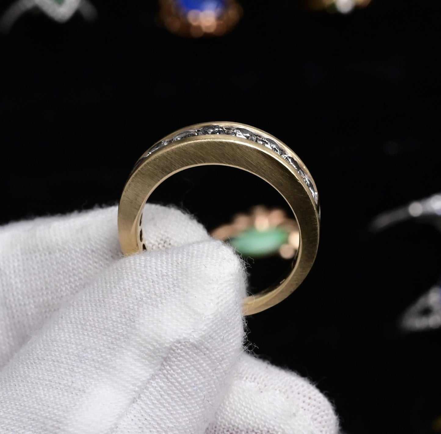 Fabulous 14K Yellow Gold Band With Natural Diamonds .90 Carats IGI Certified