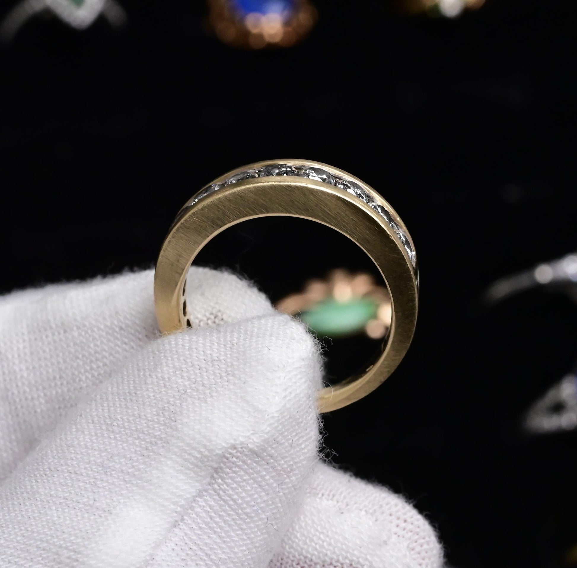 Fabulous 14K Yellow Gold Band With Natural Diamonds .90 Carats IGI Certified