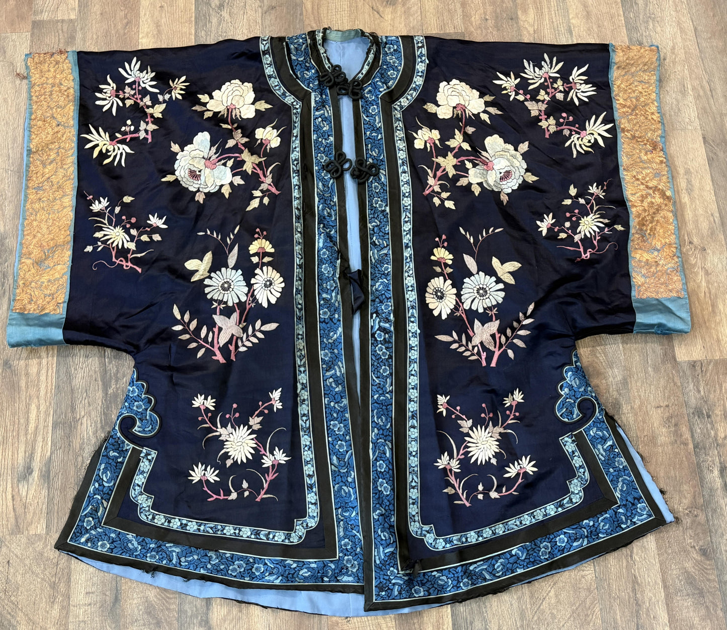 Late Qing Dynasty Silk Satin Robe with Couching and Satin Stitch Embroidery
