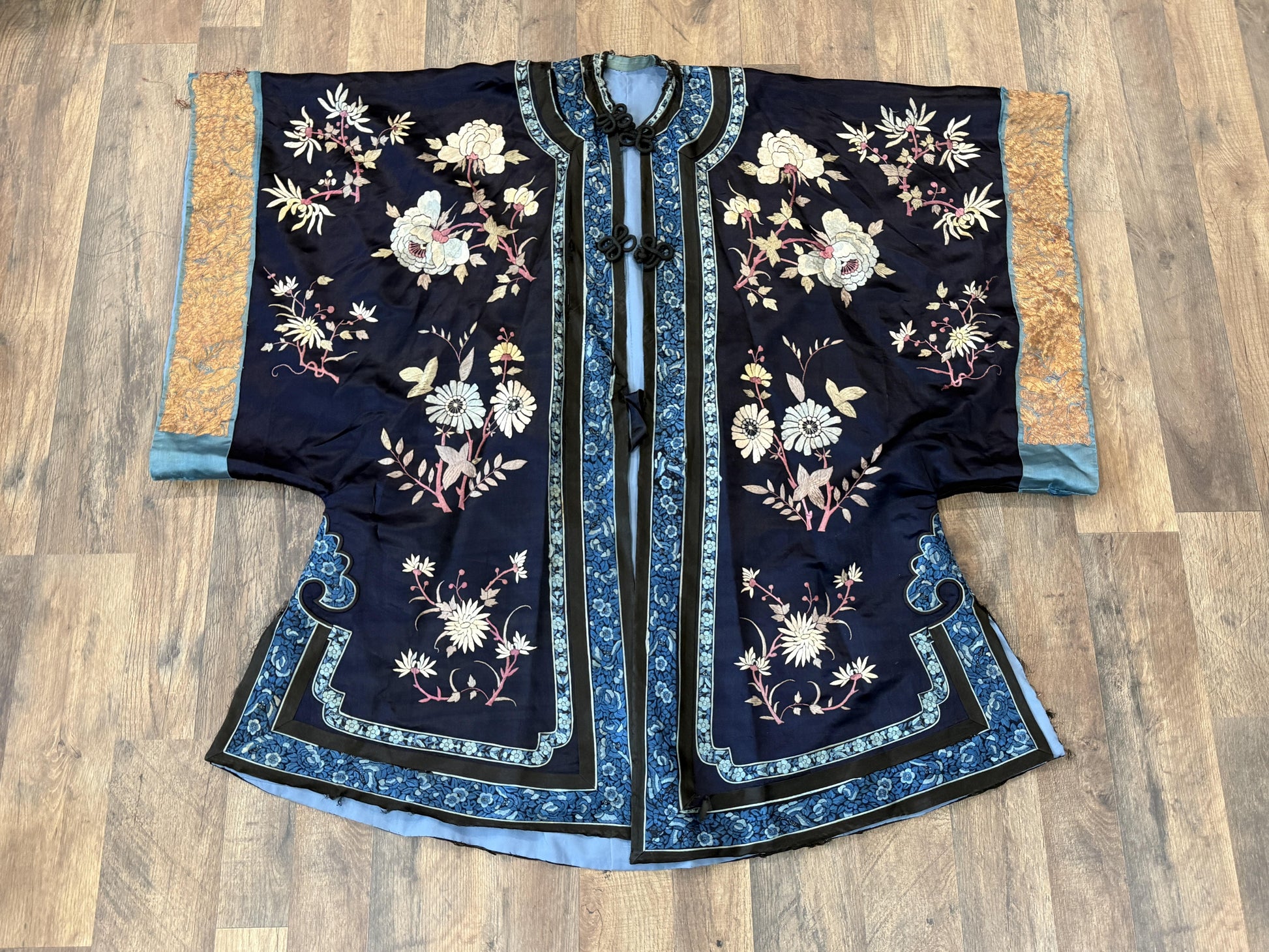 Late Qing Dynasty Silk Satin Robe with Couching and Satin Stitch Embroidery