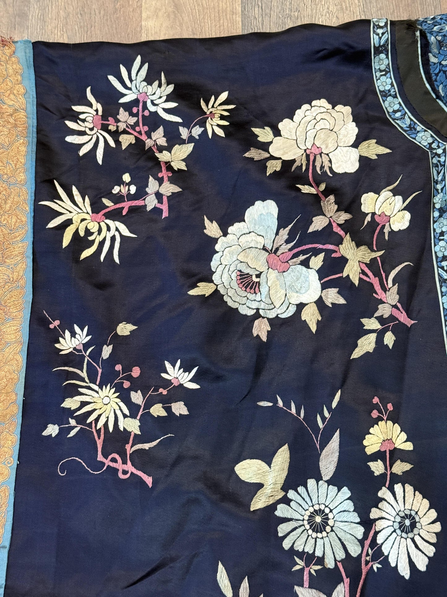 Late Qing Dynasty Silk Satin Robe with Couching and Satin Stitch Embroidery