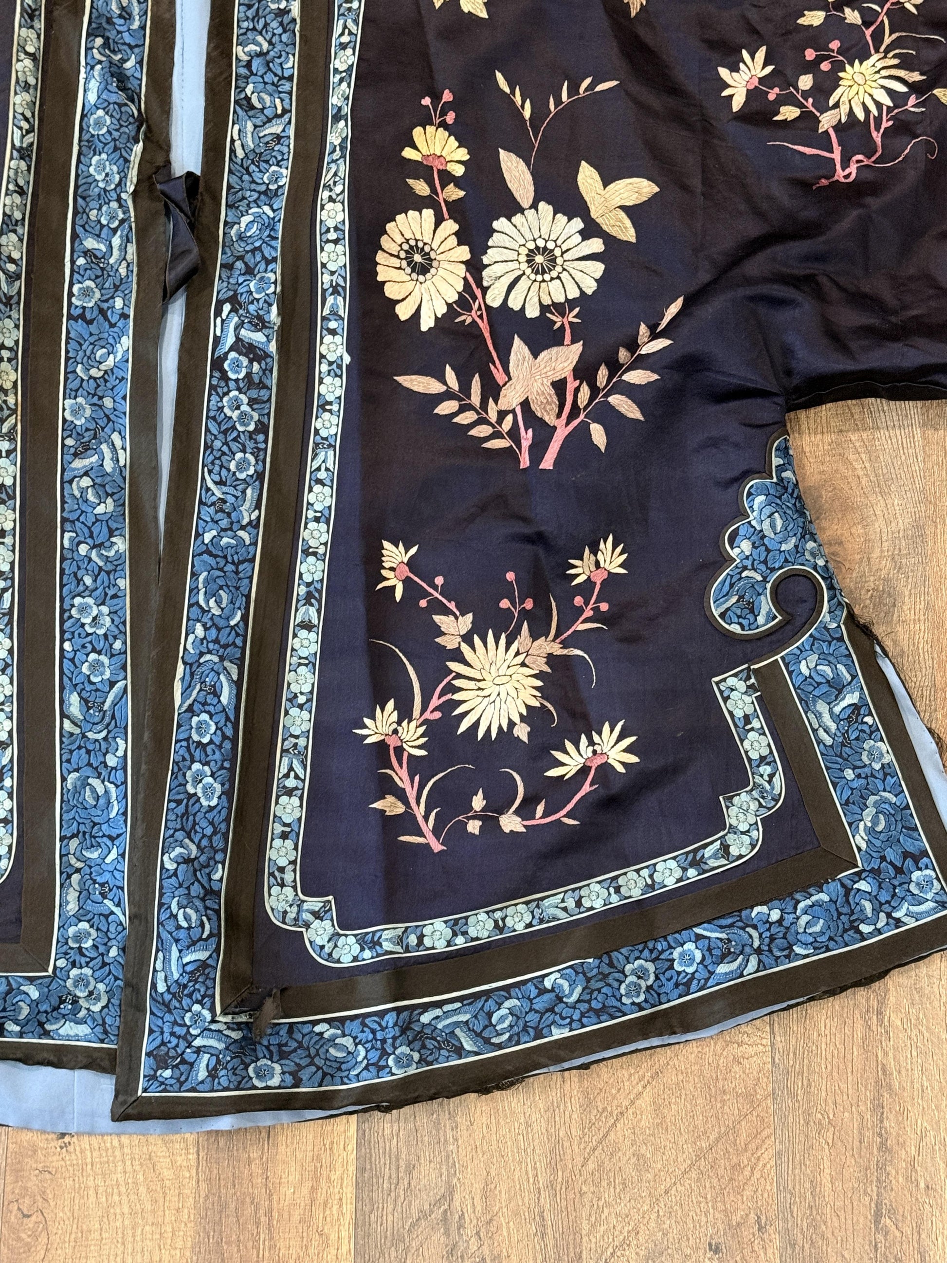 Late Qing Dynasty Silk Satin Robe with Couching and Satin Stitch Embroidery