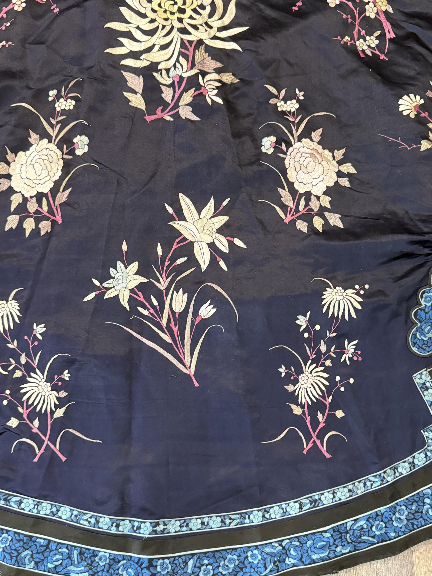 Late Qing Dynasty Silk Satin Robe with Couching and Satin Stitch Embroidery