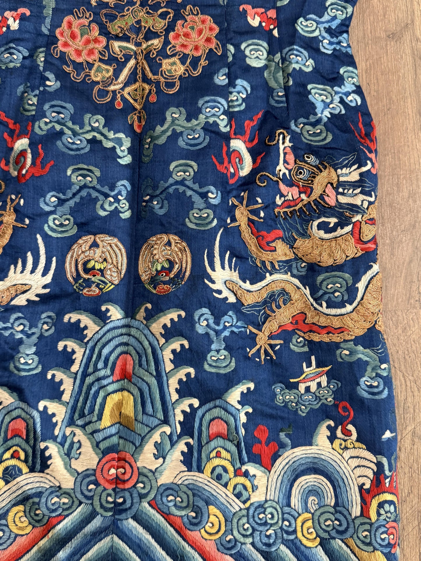 Late Qing Dynasty Embroidered Silk Dragon Robe
