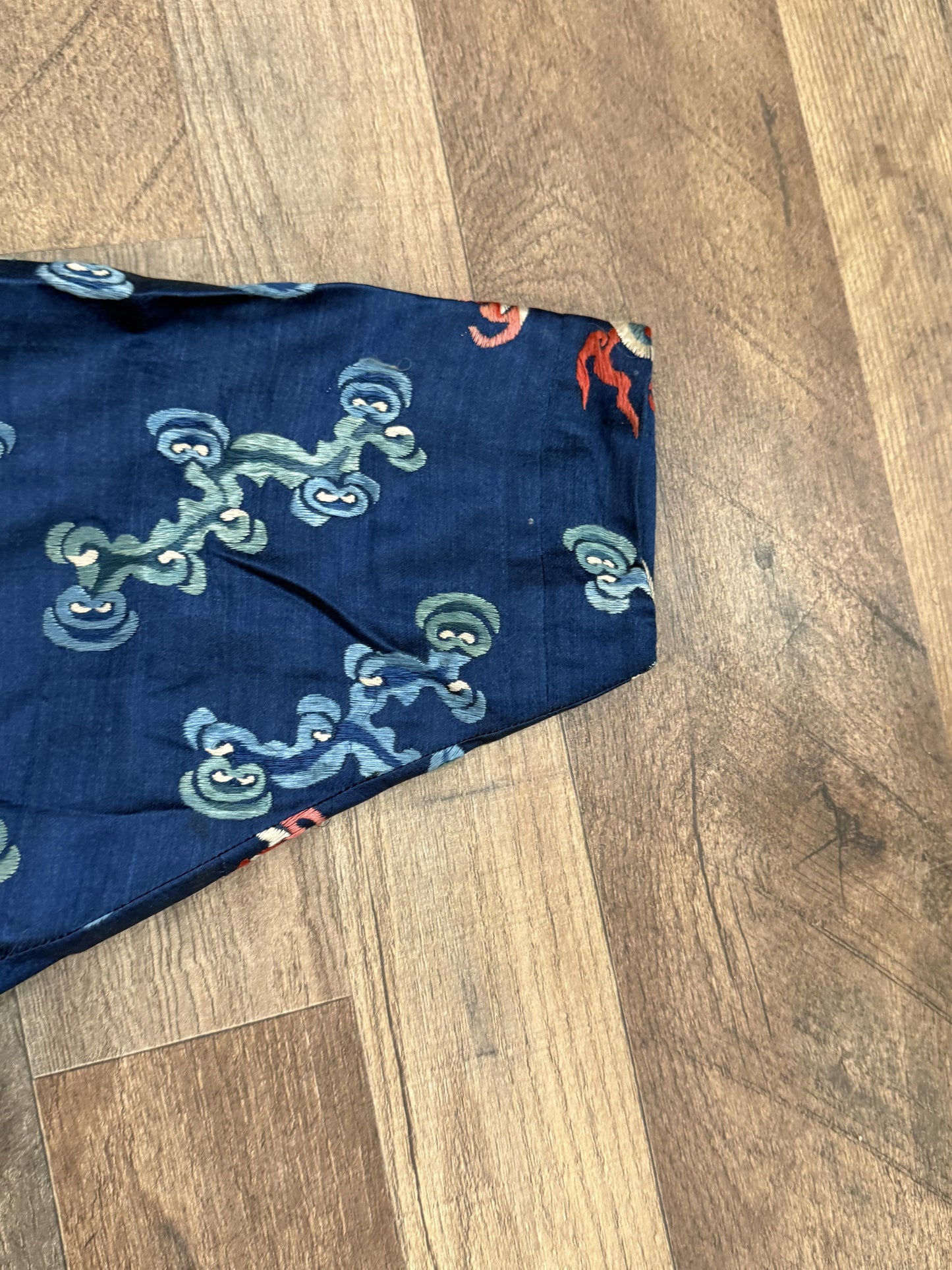 Late Qing Dynasty Embroidered Silk Dragon Robe