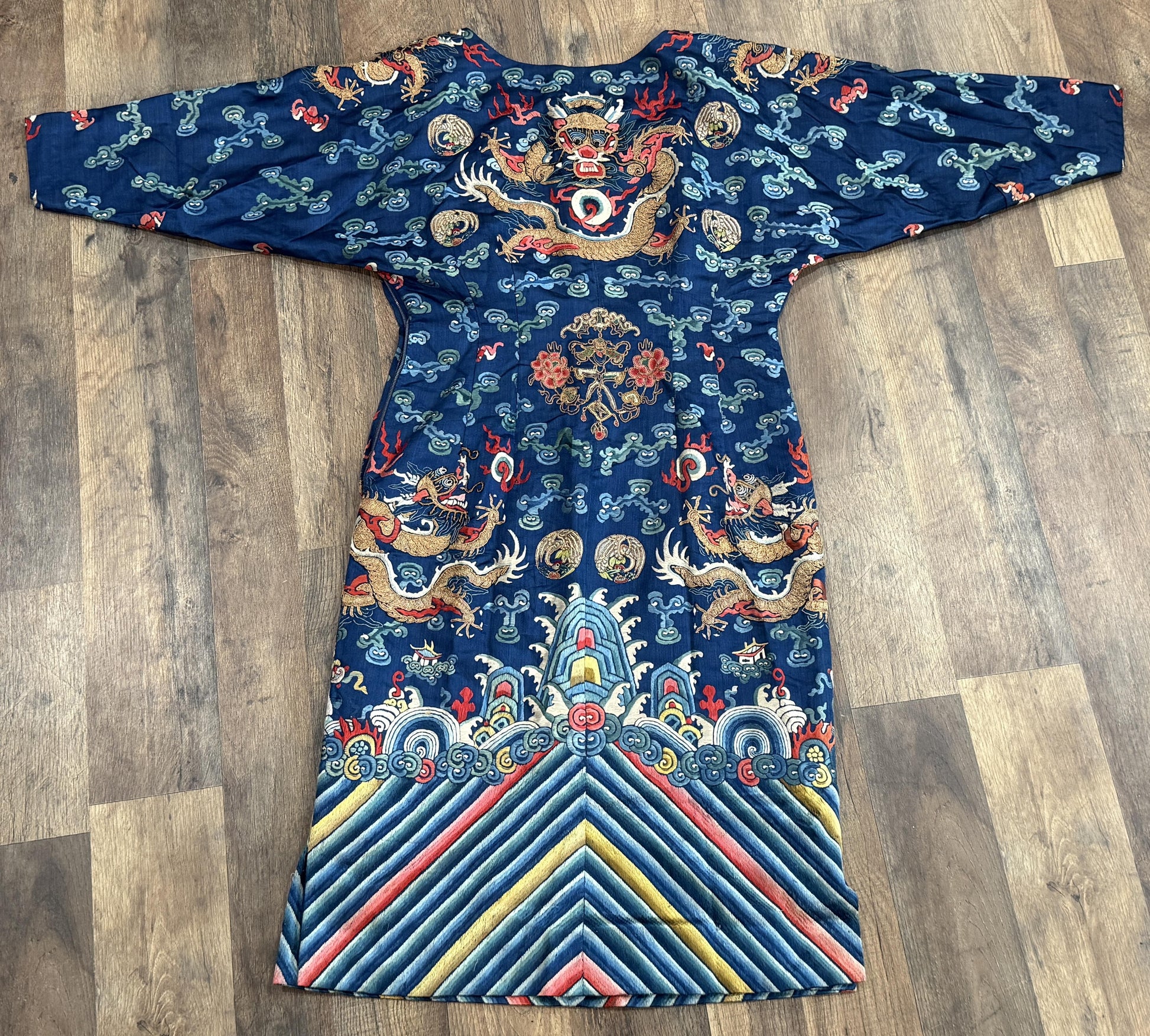 Late Qing Dynasty Embroidered Silk Dragon Robe
