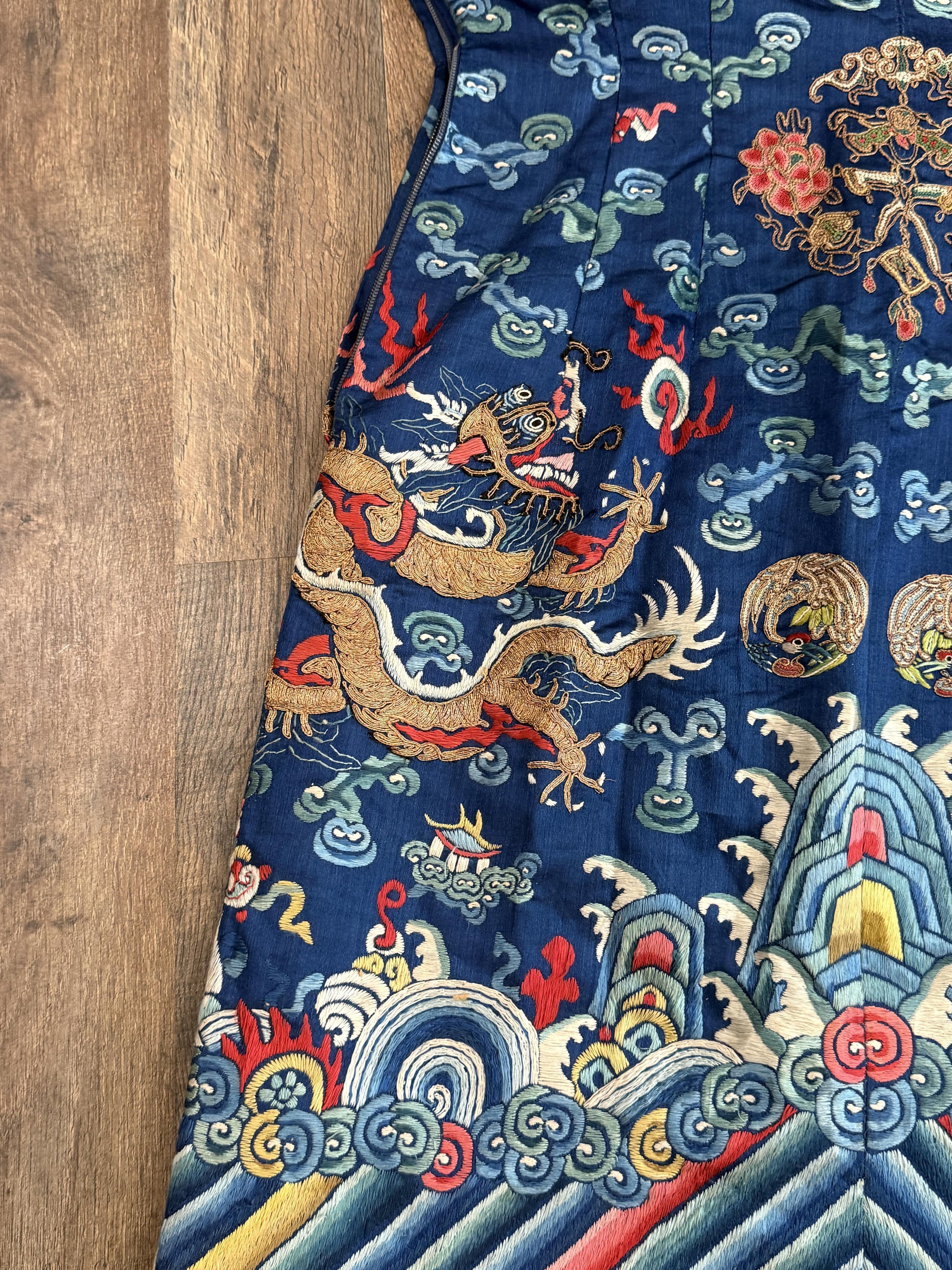 Late Qing Dynasty Embroidered Silk Dragon Robe