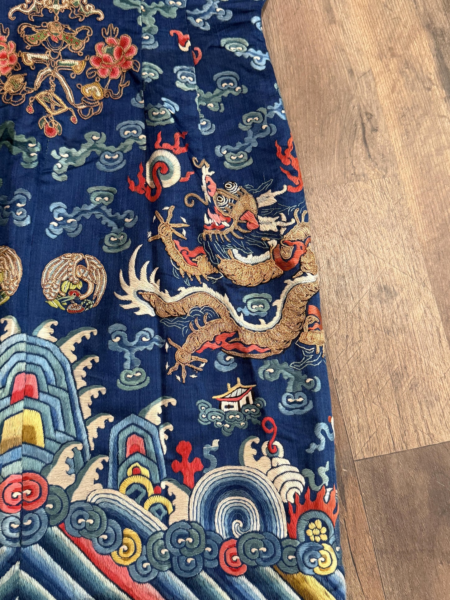 Late Qing Dynasty Embroidered Silk Dragon Robe