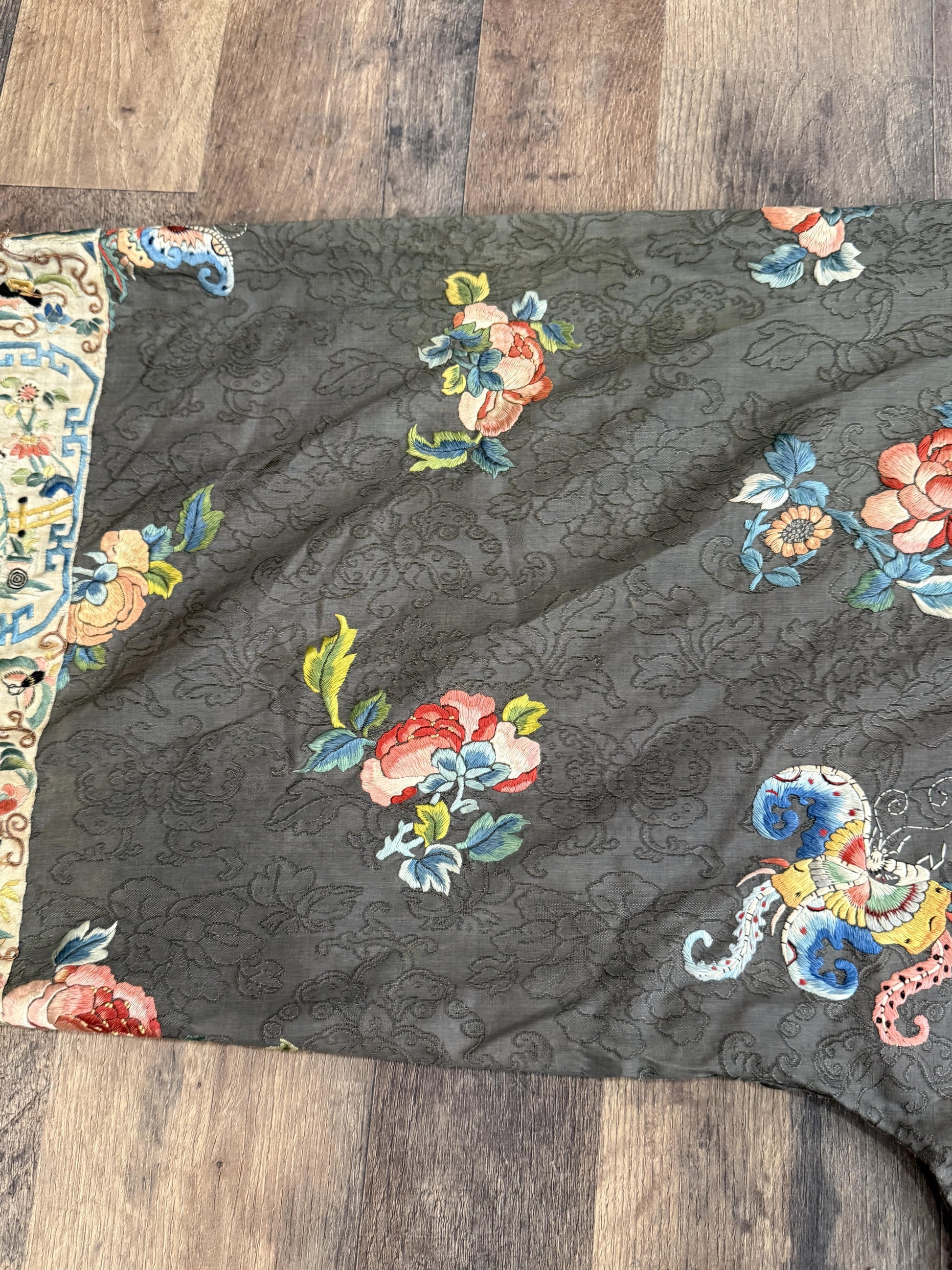 Late Qing Dynasty Silk Satin Robe with "Forbidden Stitch" and Narrative Roundels