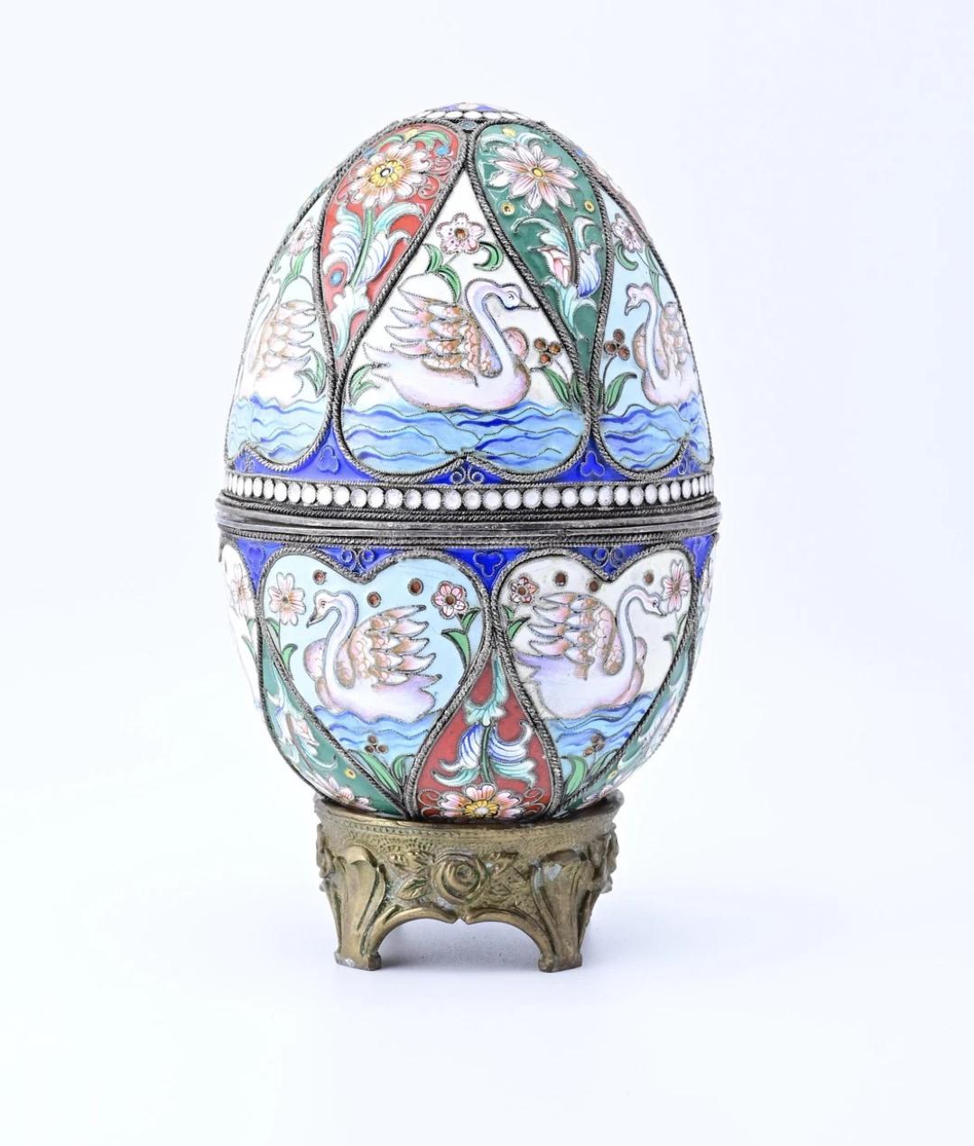 Lovely Antique Russian Enamel Silver Egg With Fine Workmanship