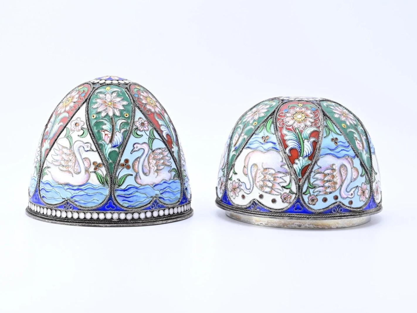 Lovely Antique Russian Enamel Silver Egg With Fine Workmanship