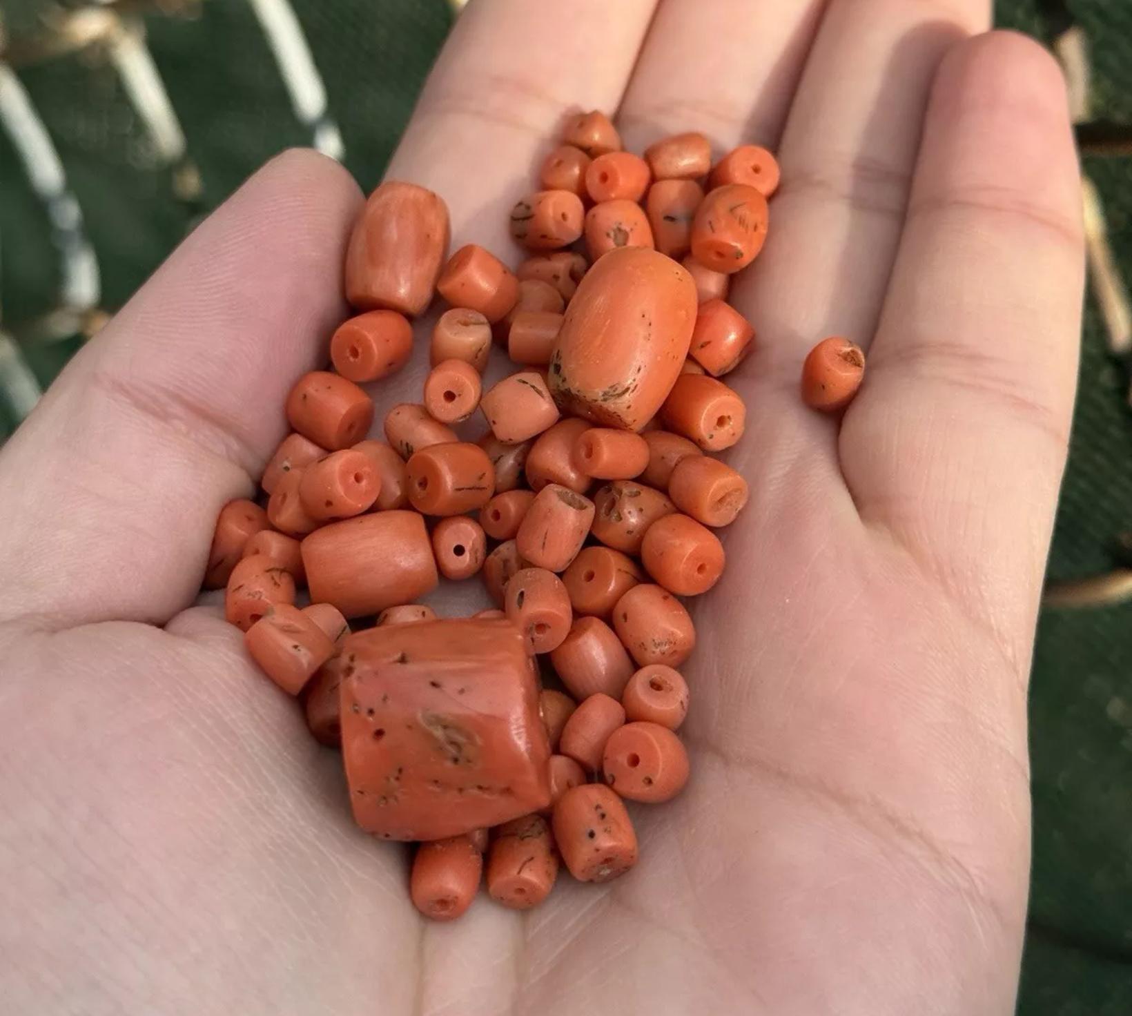 Gorgeous Chinese / Tibetan Coral Loose Beads Necklace 36.5 Grams