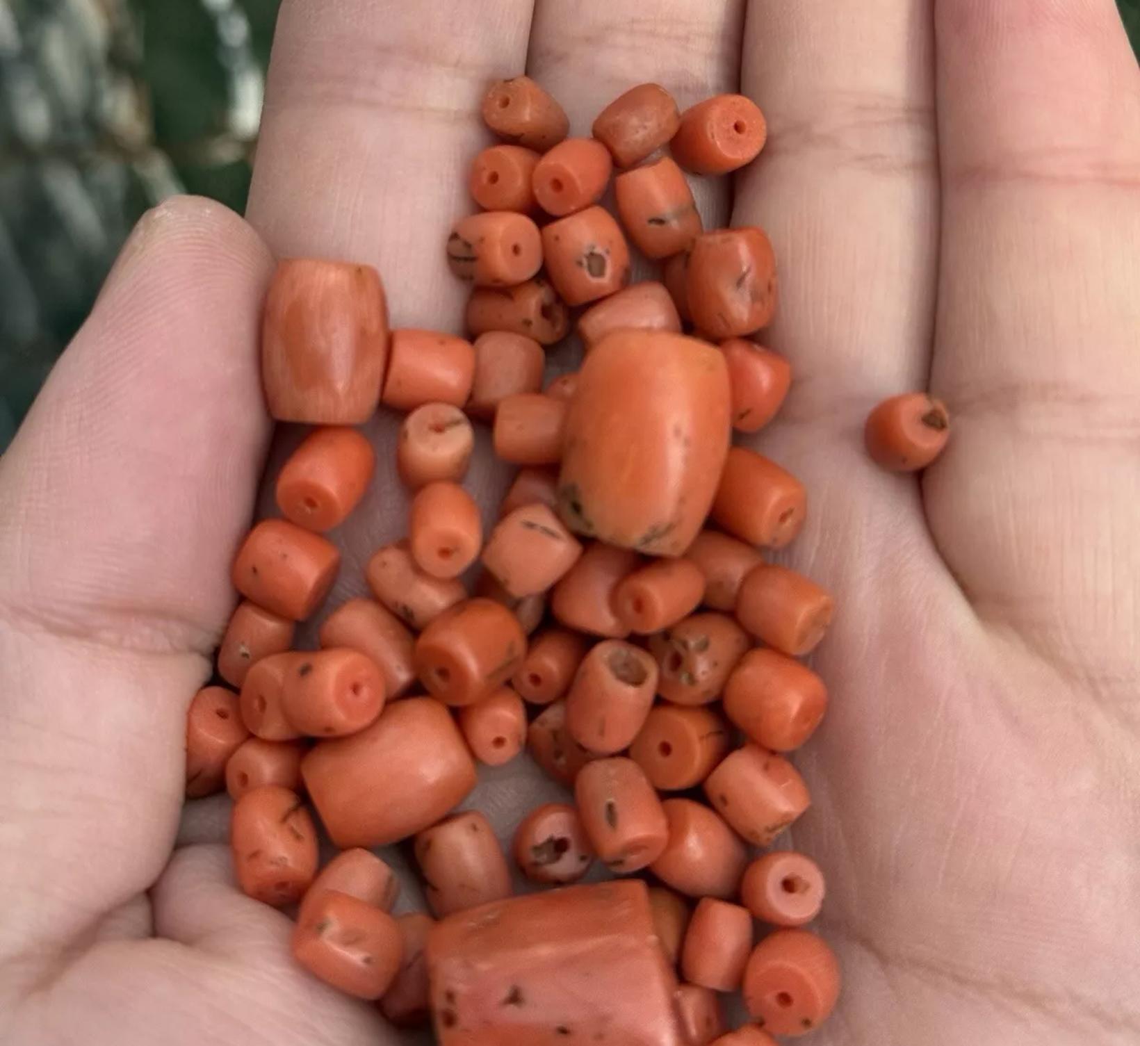 Gorgeous Chinese / Tibetan Coral Loose Beads Necklace 36.5 Grams