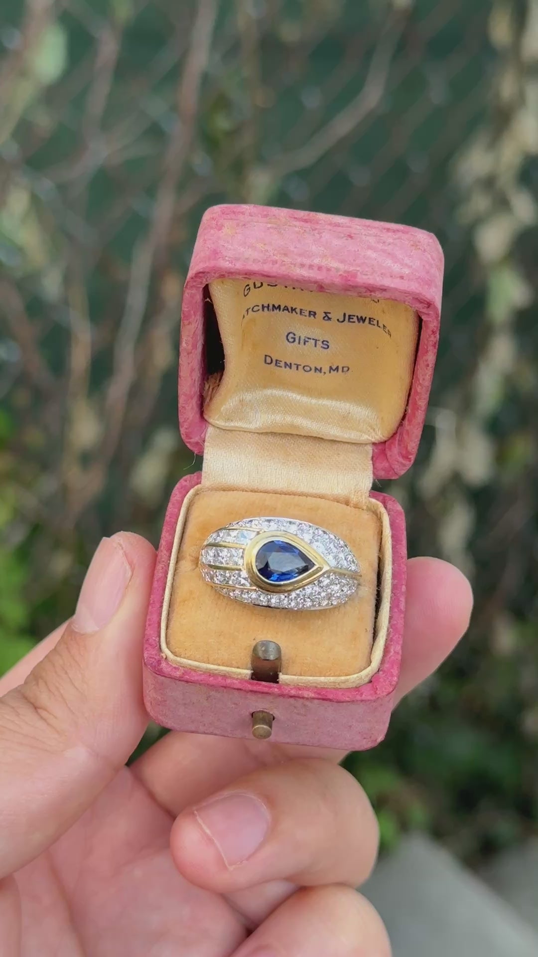 Amazing French Vintage 18K Gold Ring 3.85 Carats of Diamonds & Sapphire IGI Cert