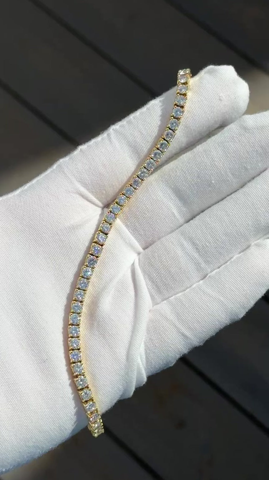 Black, Starr & Frost 8.80ctw Diamond Tennis Bracelet in 18K Yellow Gold