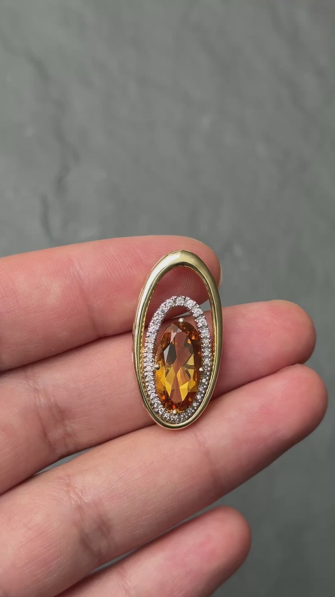 IGI Certified 14K Yellow Gold Pendant 4.40ct Oval Natural Citrine & Diamonds