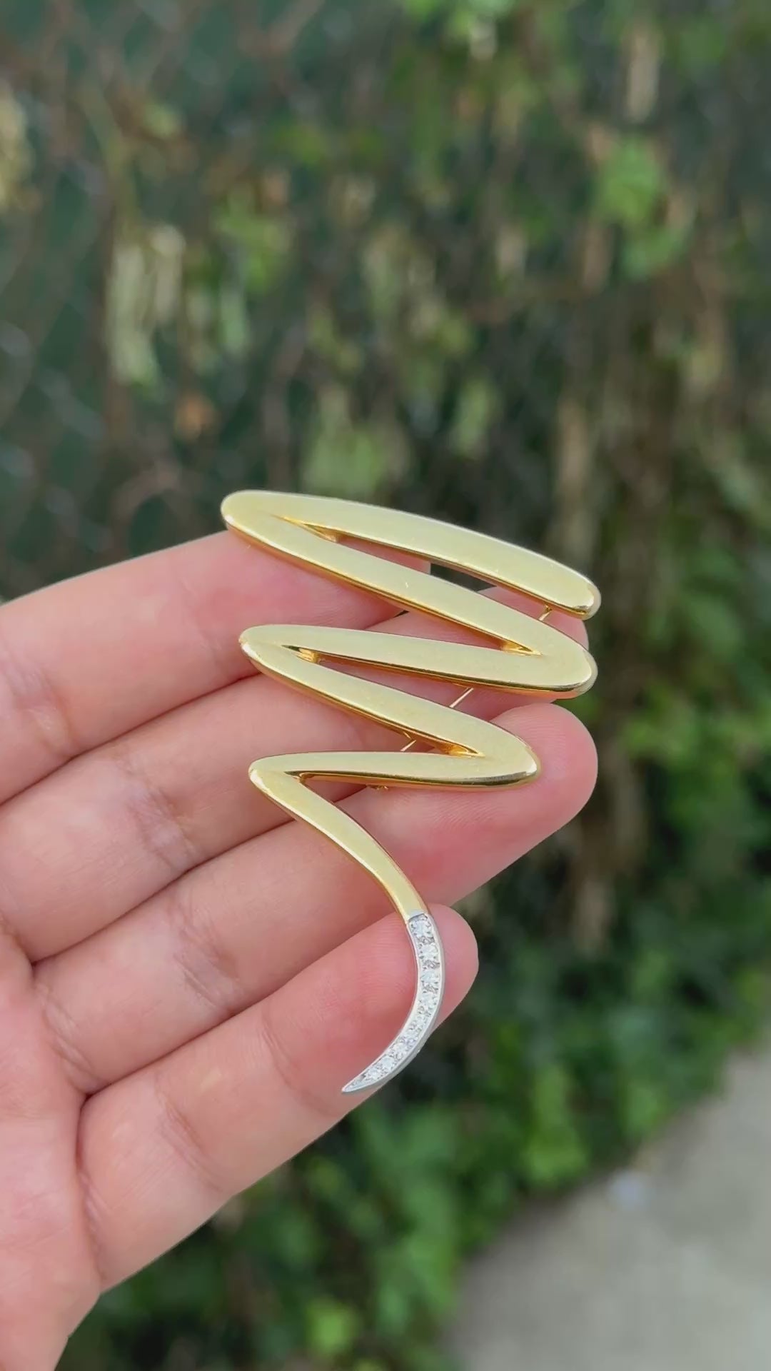 Tiffany & Co. Paloma Picasso Large Zig Zag Brooch 18K Gold Platinum Diamonds