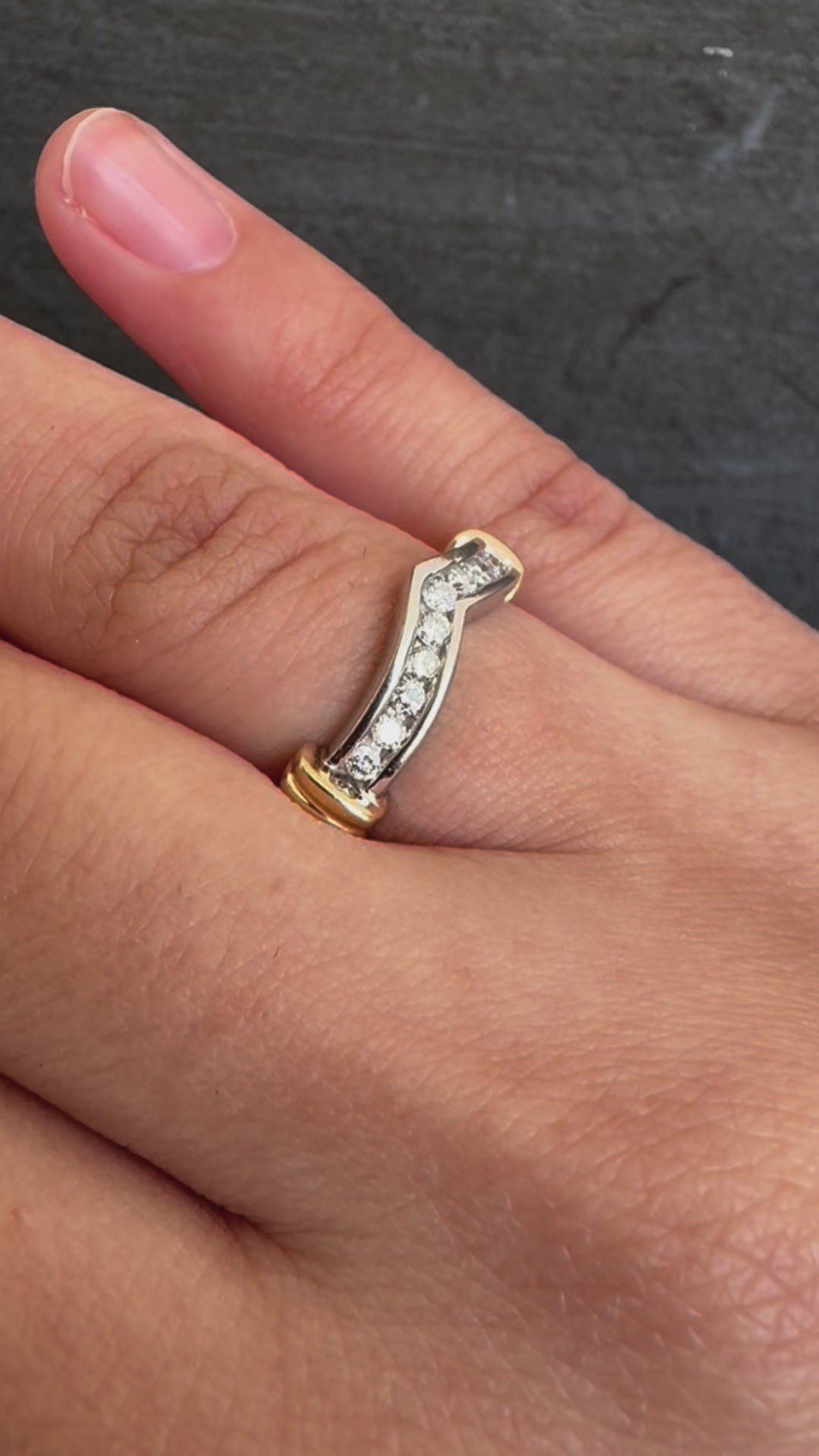 Elegant 18K White & Yellow Gold Diamond Band – 0.20 TCW, Size 6.75, 2.86g