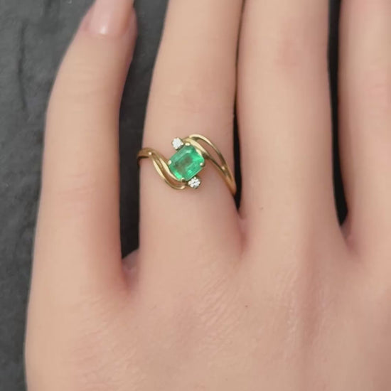 14K Yellow Gold Emerald & Diamond Ring 0.75 Carat Emerald IGI Certified