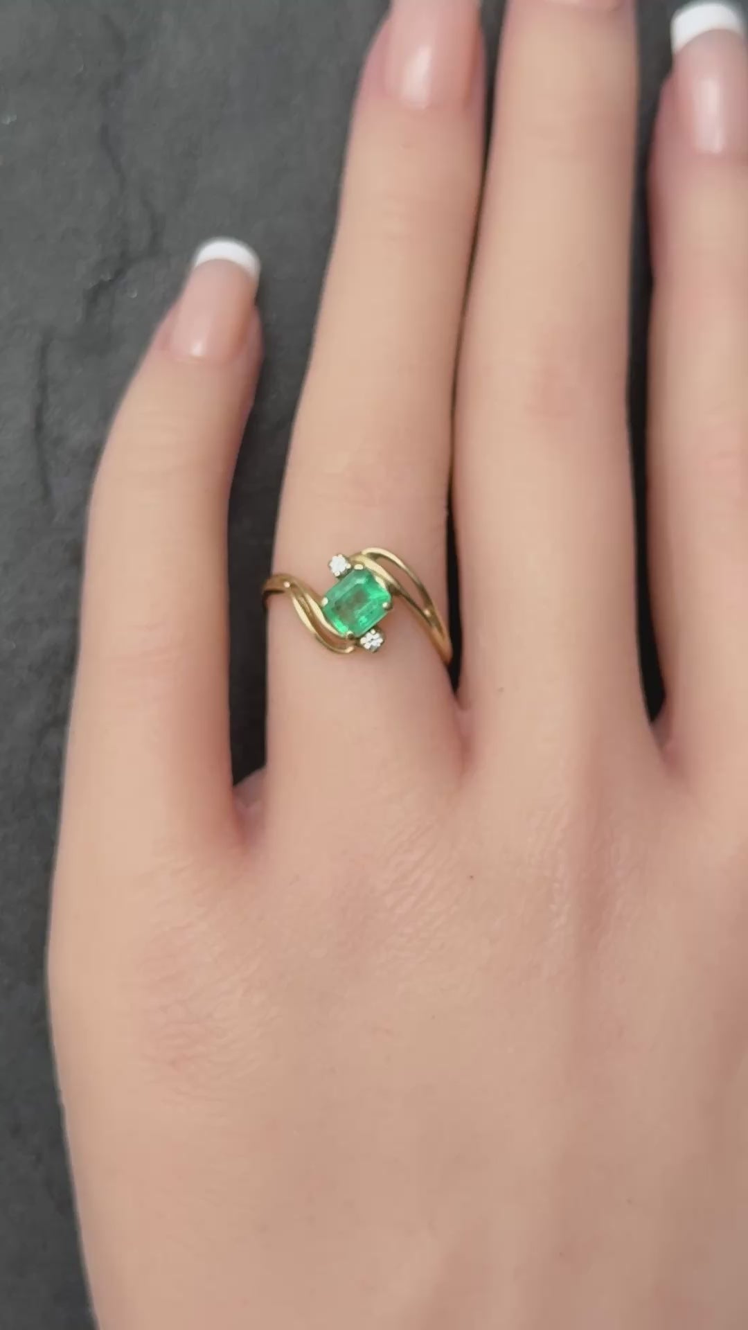 14K Yellow Gold Emerald & Diamond Ring 0.75 Carat Emerald IGI Certified